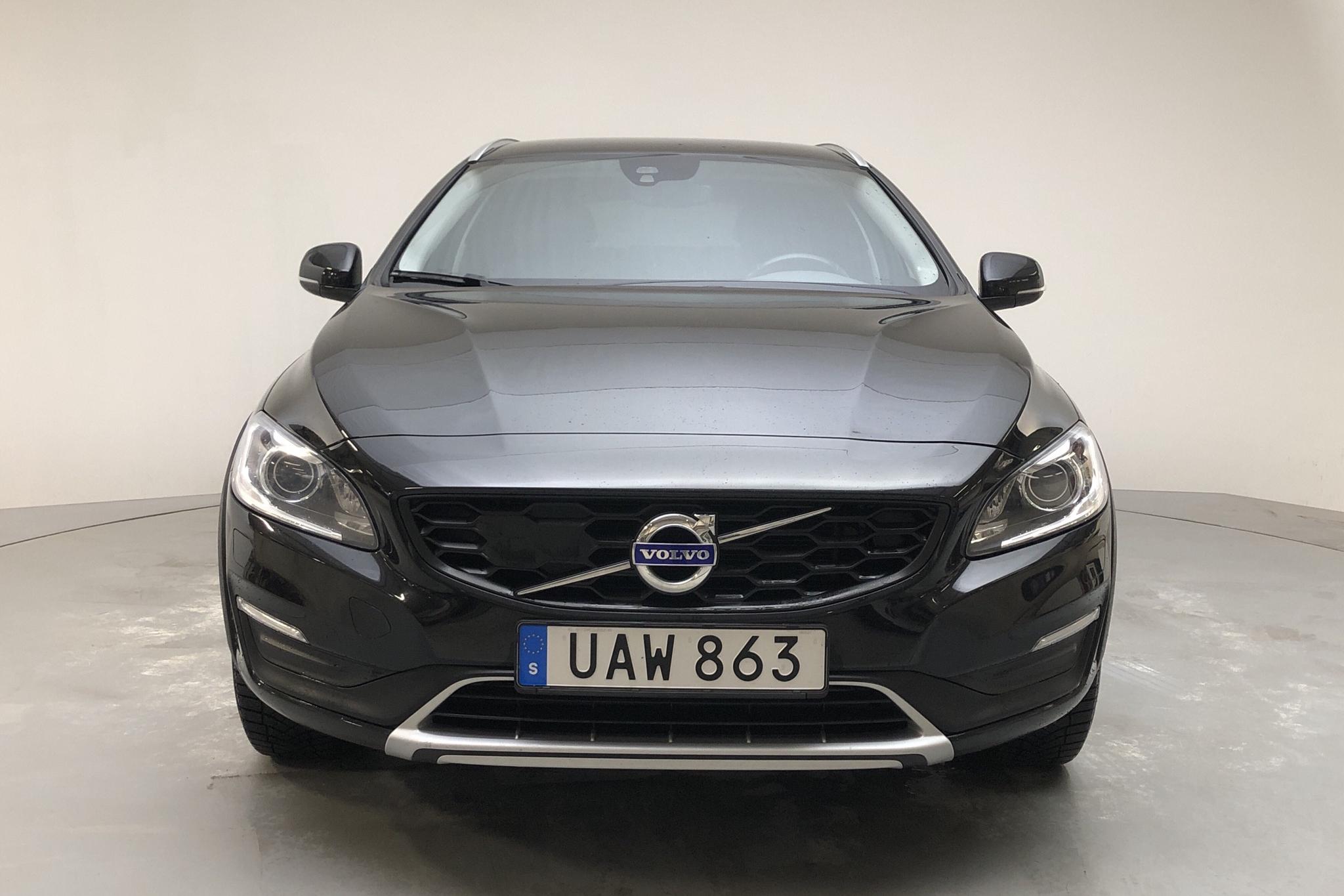 Volvo V60 D3 Cross Country (150hk) - 91 850 km - Automatic - black - 2018
