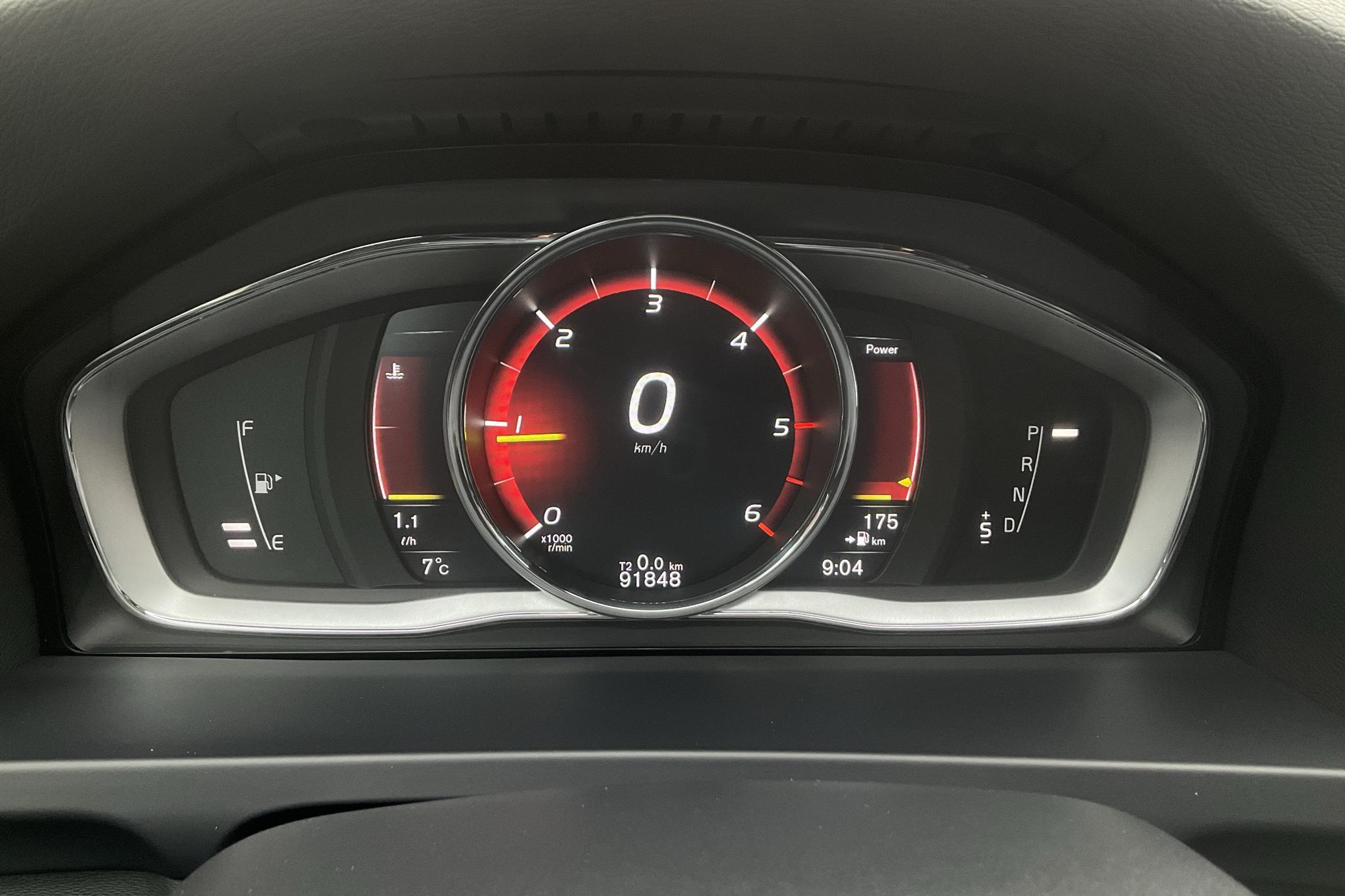 Volvo V60 D3 Cross Country (150hk) - 91 850 km - Automaatne - must - 2018
