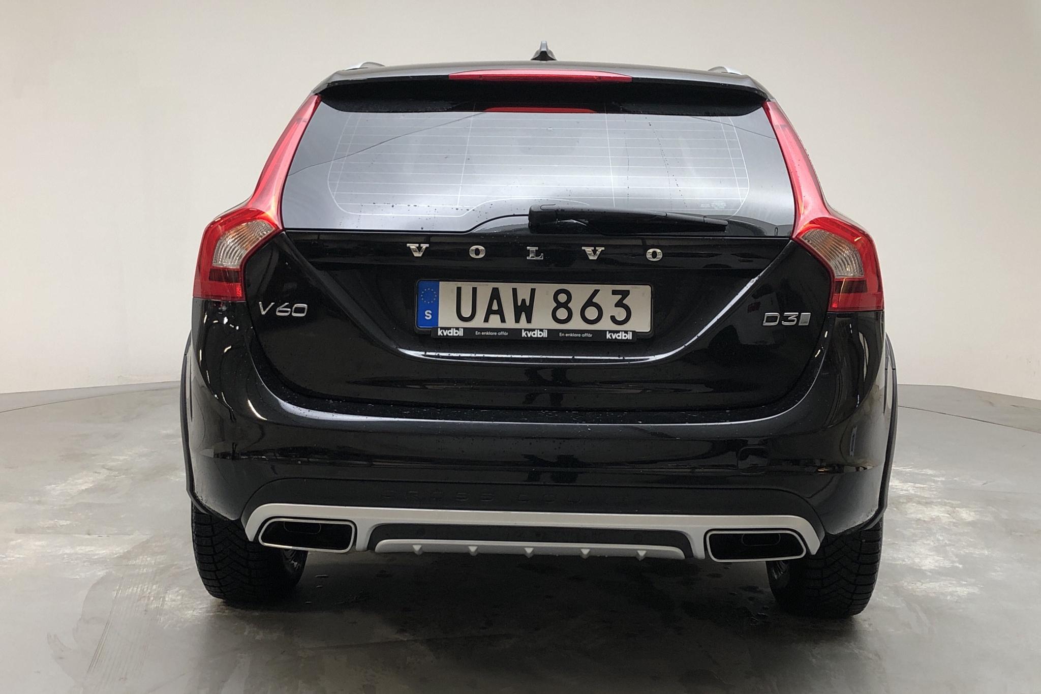 Volvo V60 D3 Cross Country (150hk) - 91 850 km - Automatyczna - czarny - 2018