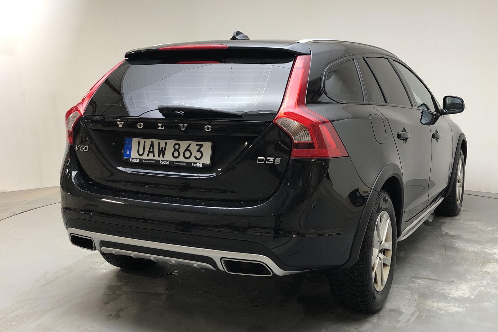 Volvo V60 D3 Cross Country (150hk) - 91 850 km - Automatyczna - czarny - 2018