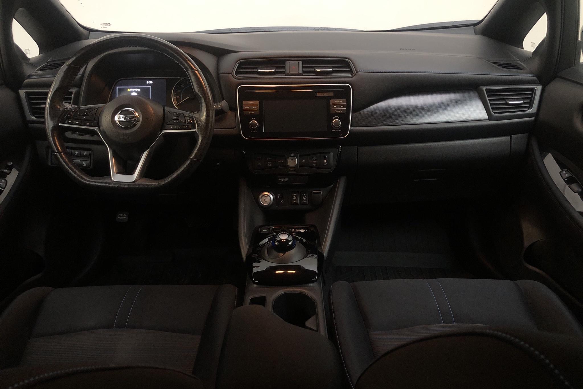 Nissan LEAF 5dr 39 kWh (150hk) - 12 180 mil - Automat - grå - 2019