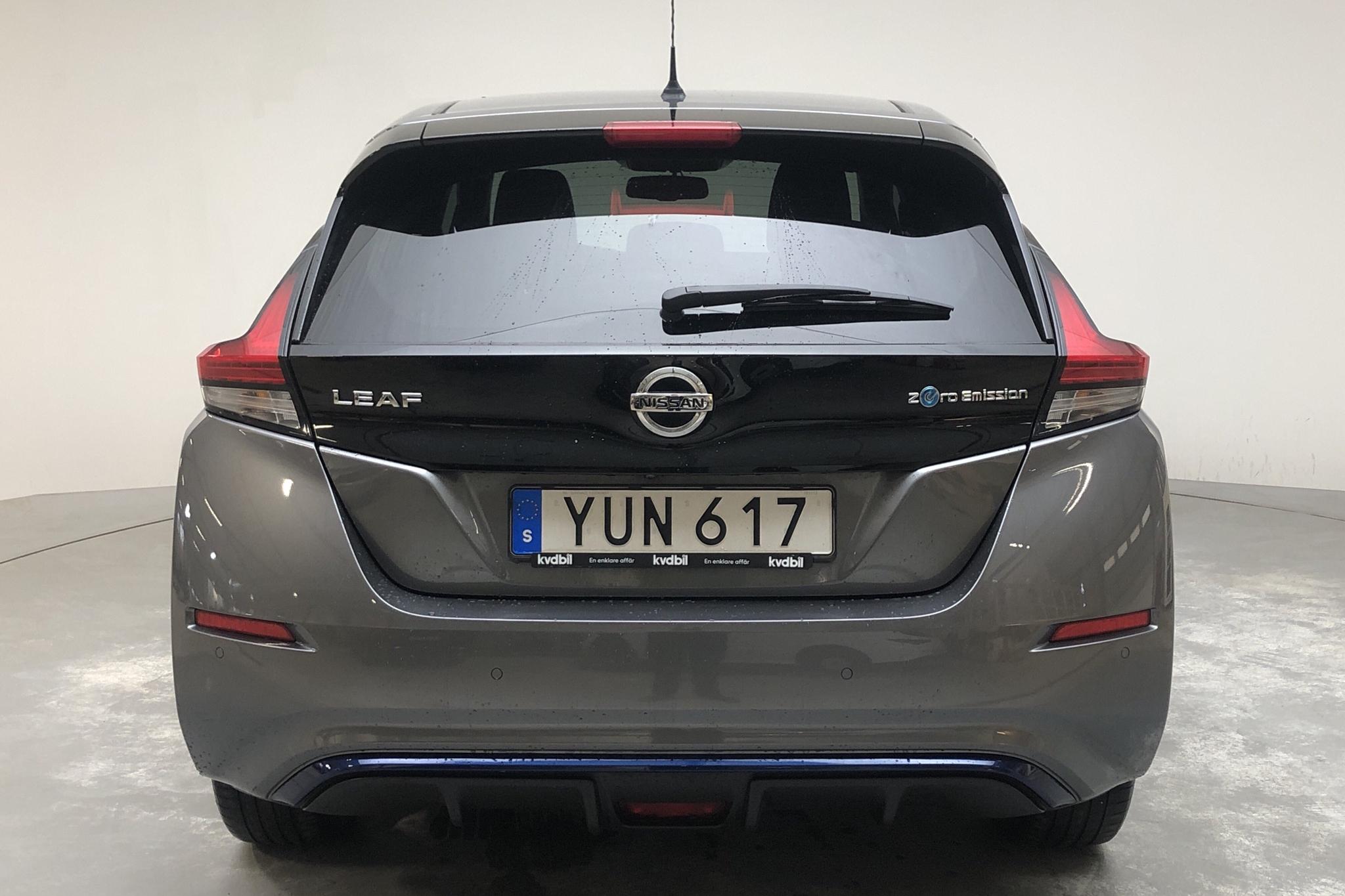 Nissan LEAF 5dr 39 kWh (150hk) - 12 180 mil - Automat - grå - 2019