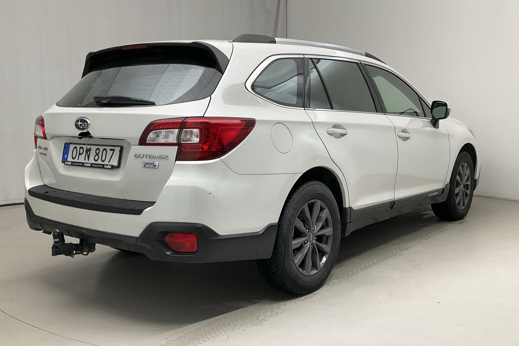 Subaru Outback 2.0D (150hk) - 264 850 km - Automatic - white - 2016