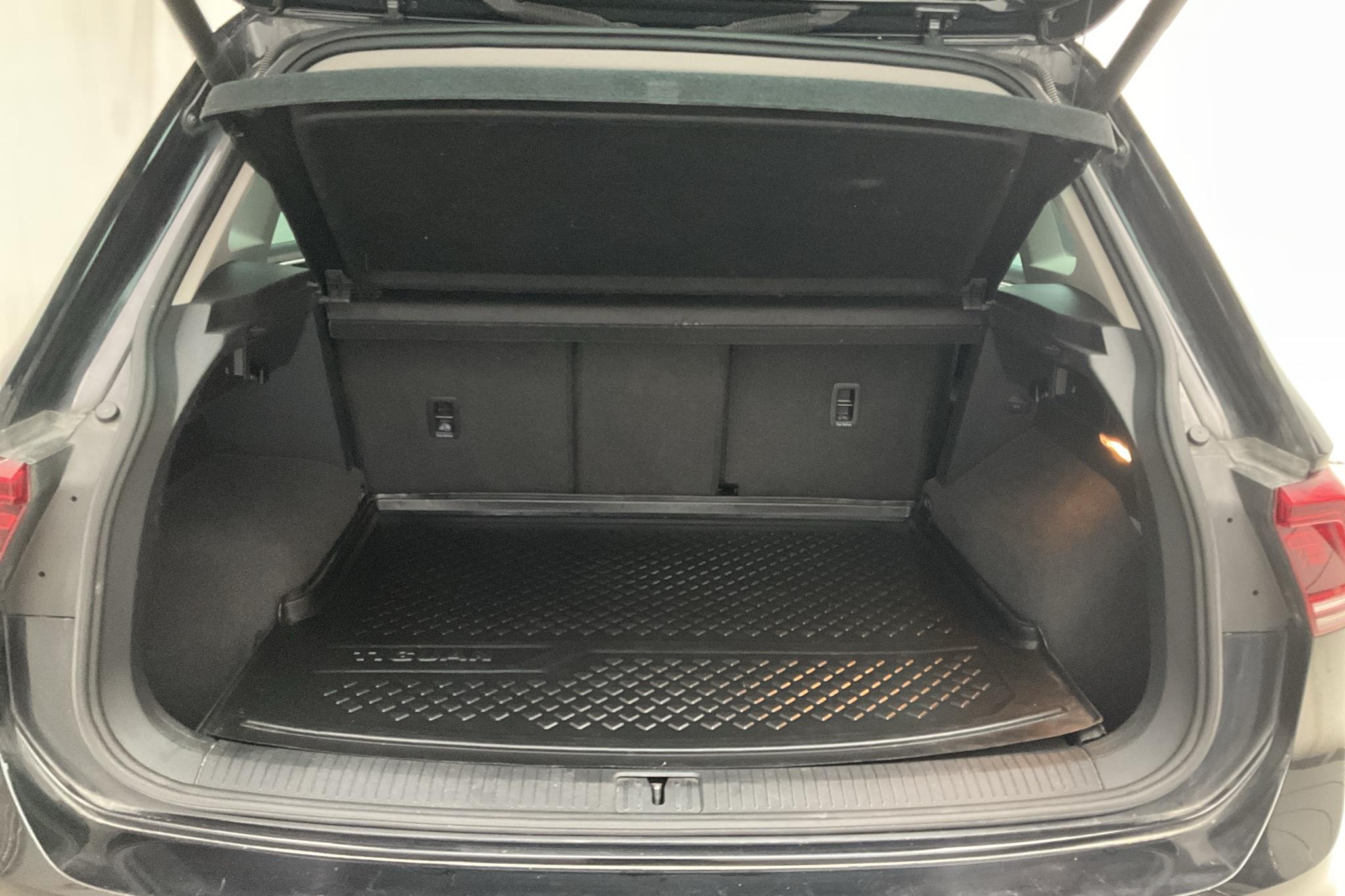 VW Tiguan 2.0 TDI 4MOTION (190hk) - 11 601 mil - Automat - svart - 2017