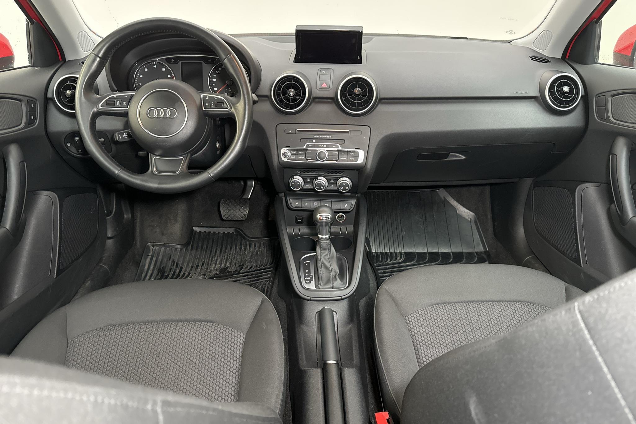 Audi A1 1.4 TFSI Sportback (125hk) - 33 560 km - Automatyczna - czerwony - 2018