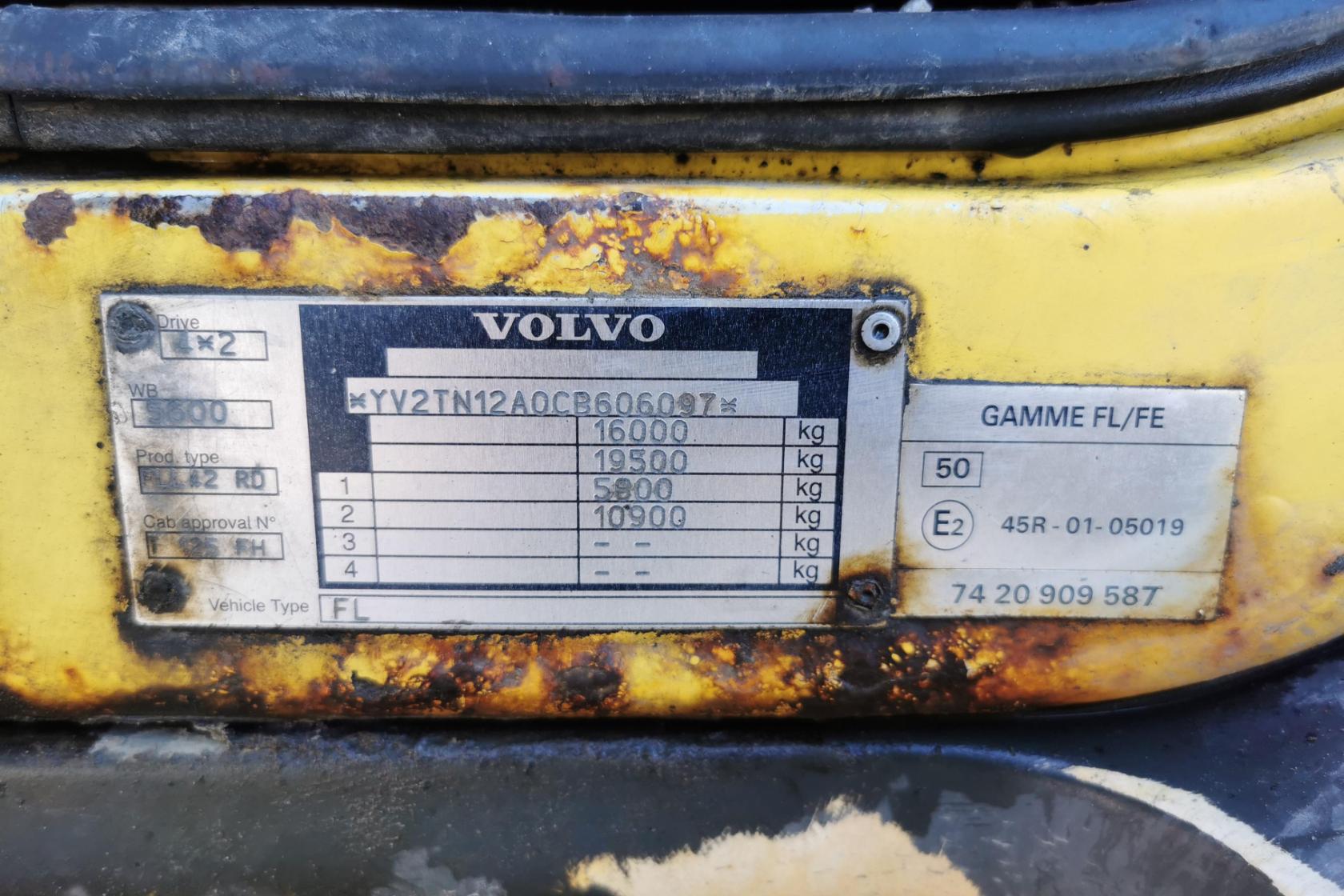 Volvo FL240 - 511 451 km - Automatic - yellow - 2012