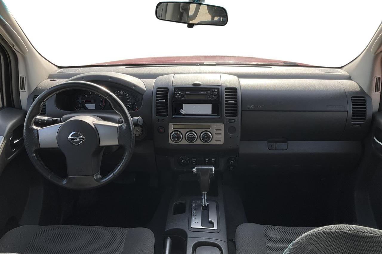 Nissan Navara 2.5 dCi 4WD (174hk) - 10 019 mil - Automat - röd - 2006