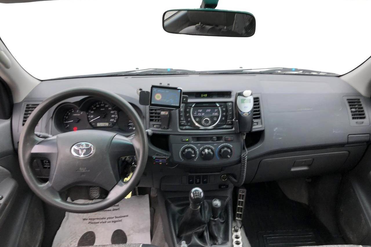 Toyota Hilux 2.5 D-4D 4WD (144hk) - 142 770 km - Manual - white - 2012