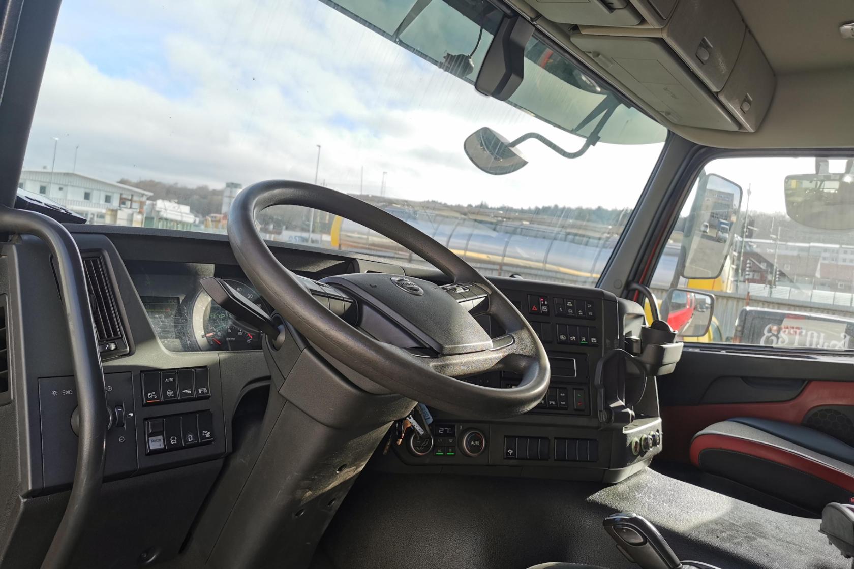 Volvo FMX460 - 249 678 km - Automaatne - punane - 2015