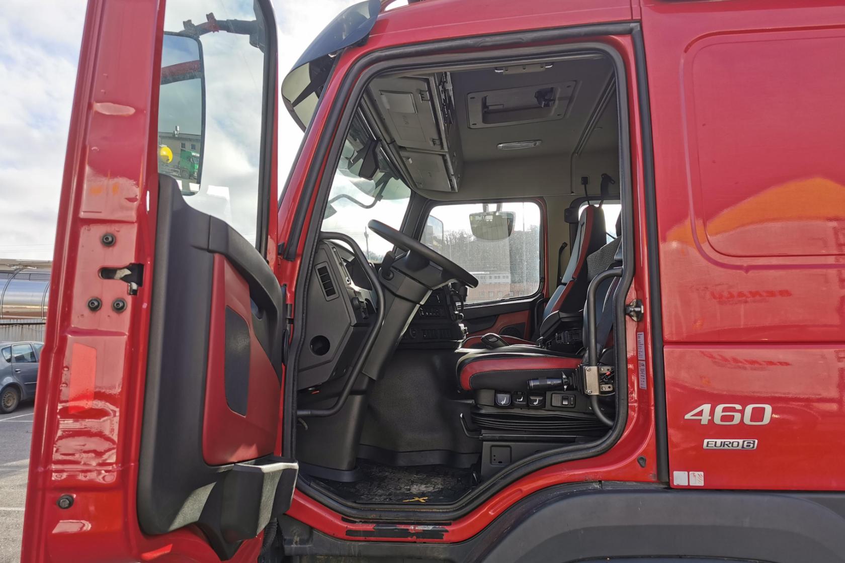 Volvo FMX460 - 249 678 km - Automatic - red - 2015