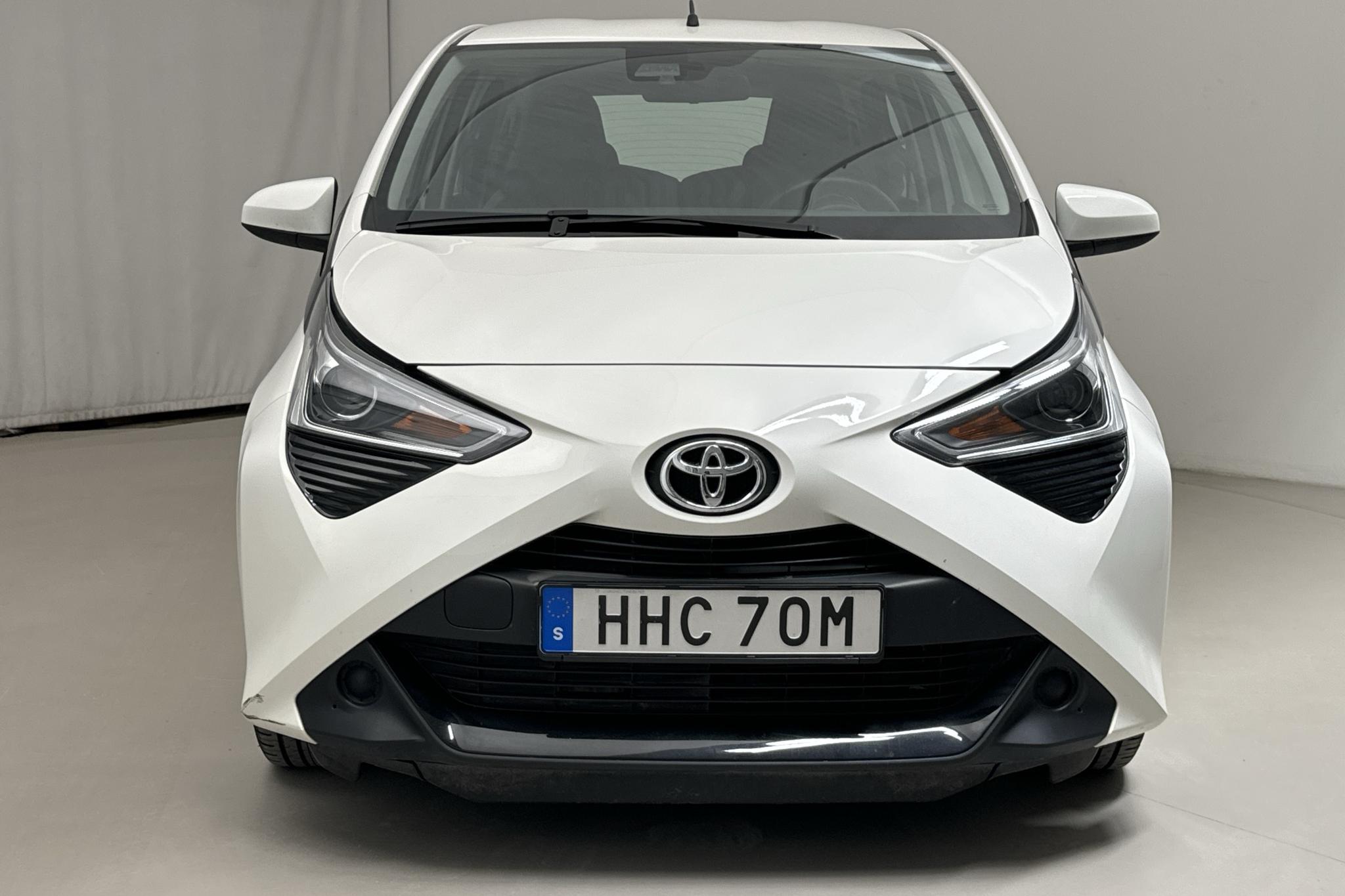 Toyota Aygo 1.0 5dr (72hk) - 12 280 km - Manualna - biały - 2021