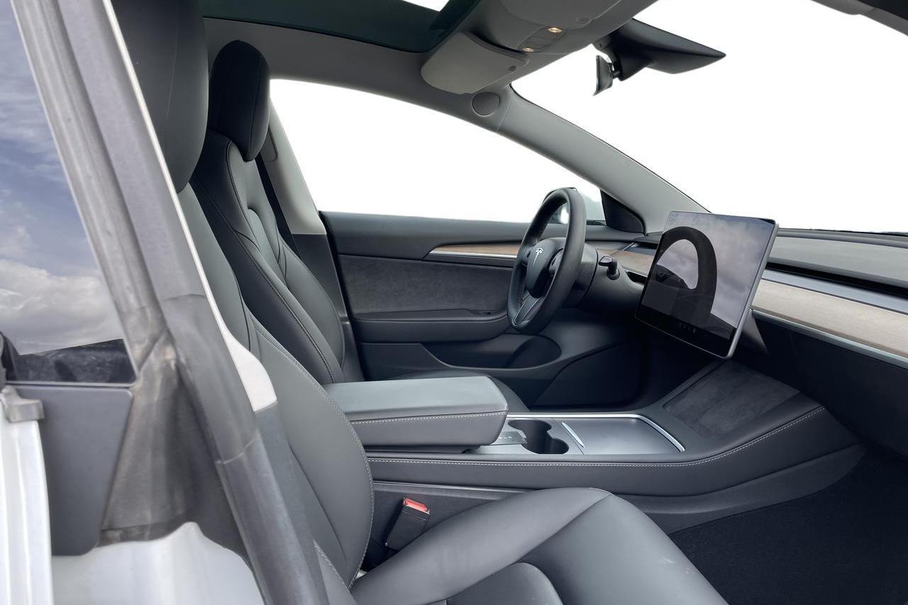 Tesla Model 3 Performance AWD - 40 620 km - Automatic - white - 2021