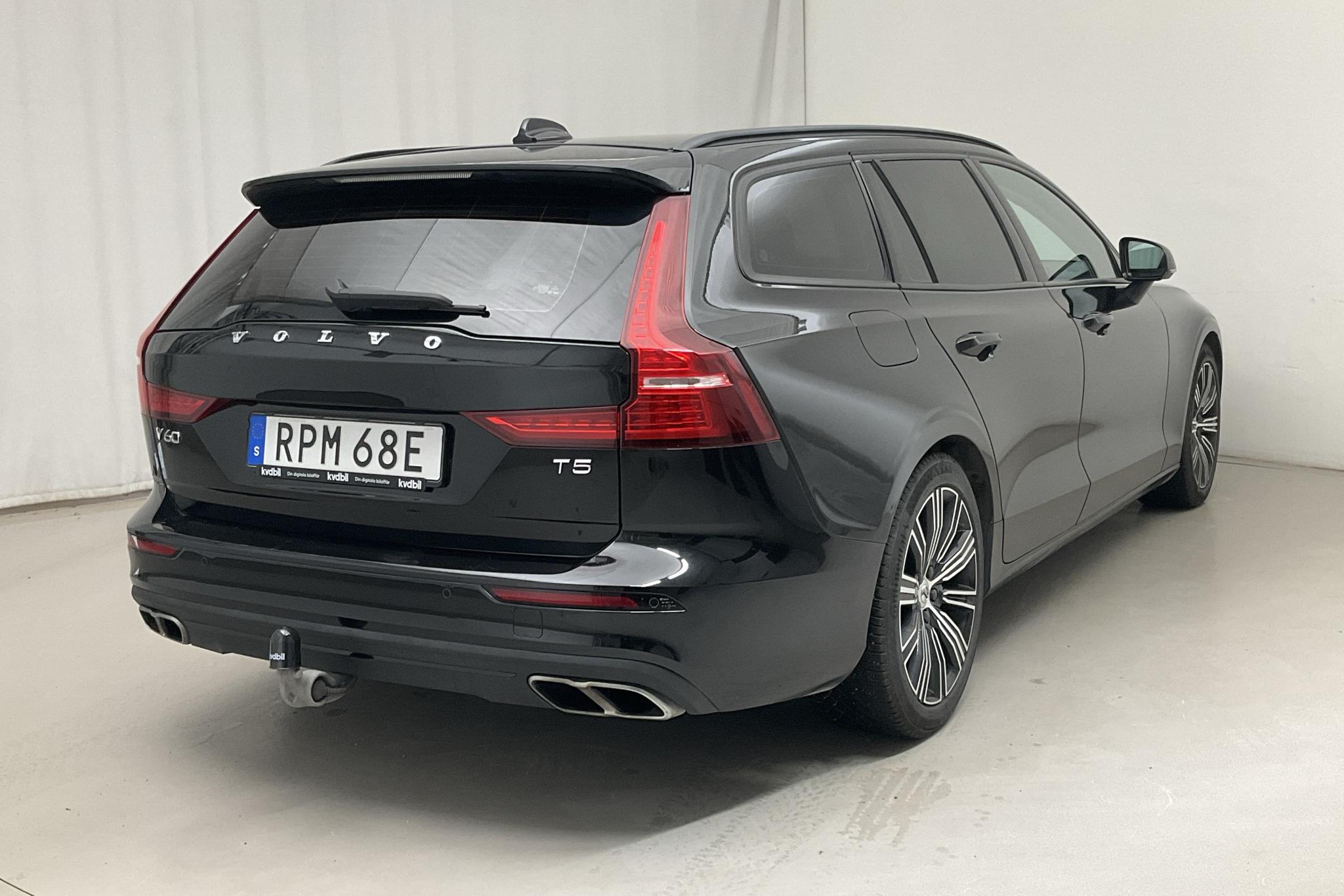 Volvo V60 T5 (250hk) - 108 820 km - Automatic - black - 2019