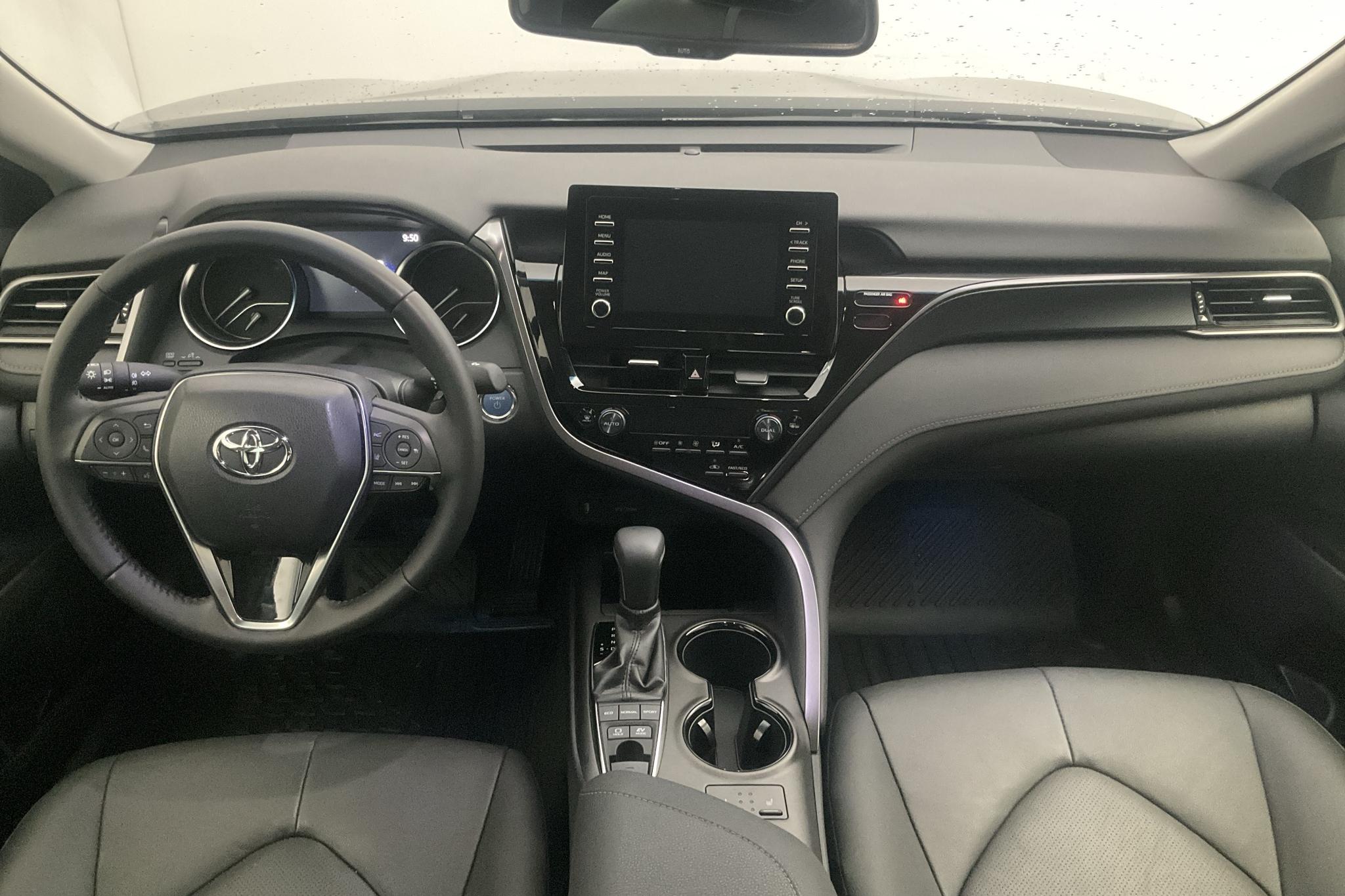 Toyota Camry 2.5 Hybrid (218hk) - 11 000 km - Automatyczna - czarny - 2023