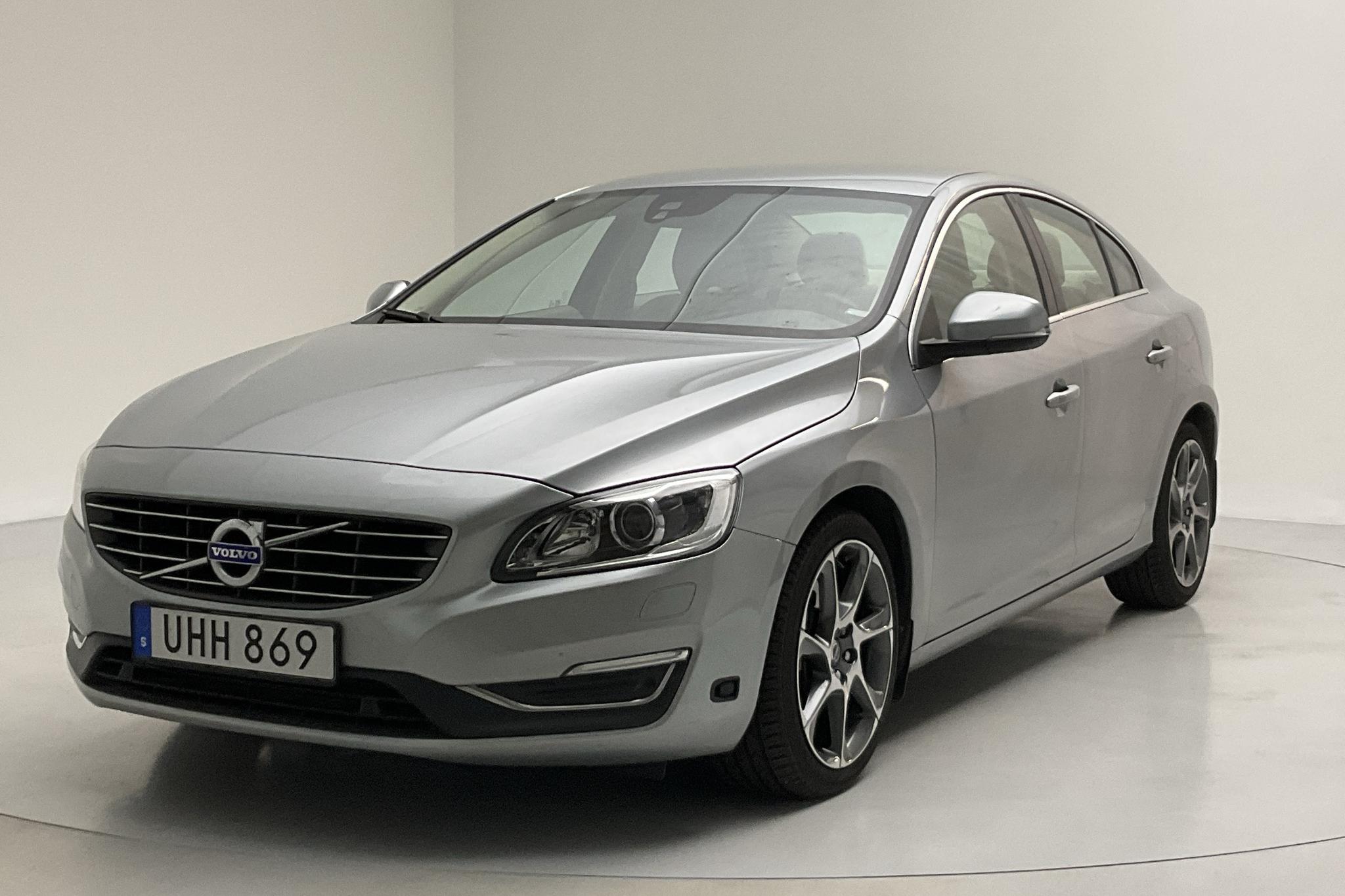 Volvo S60 T6 (306hk) - 5 085 mil - Automat - silver - 2016