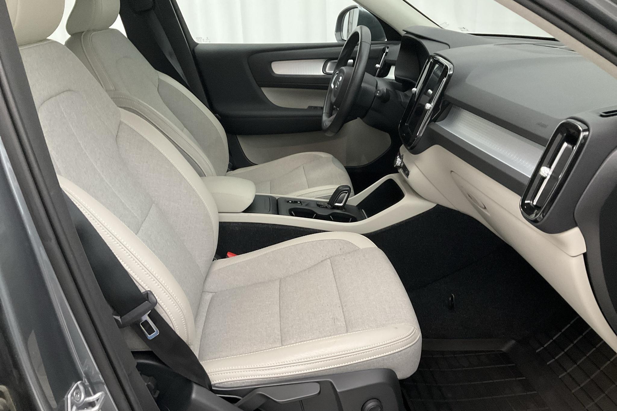 Volvo XC40 T4 2WD (190hk) - 67 100 km - Automaatne - hall - 2019