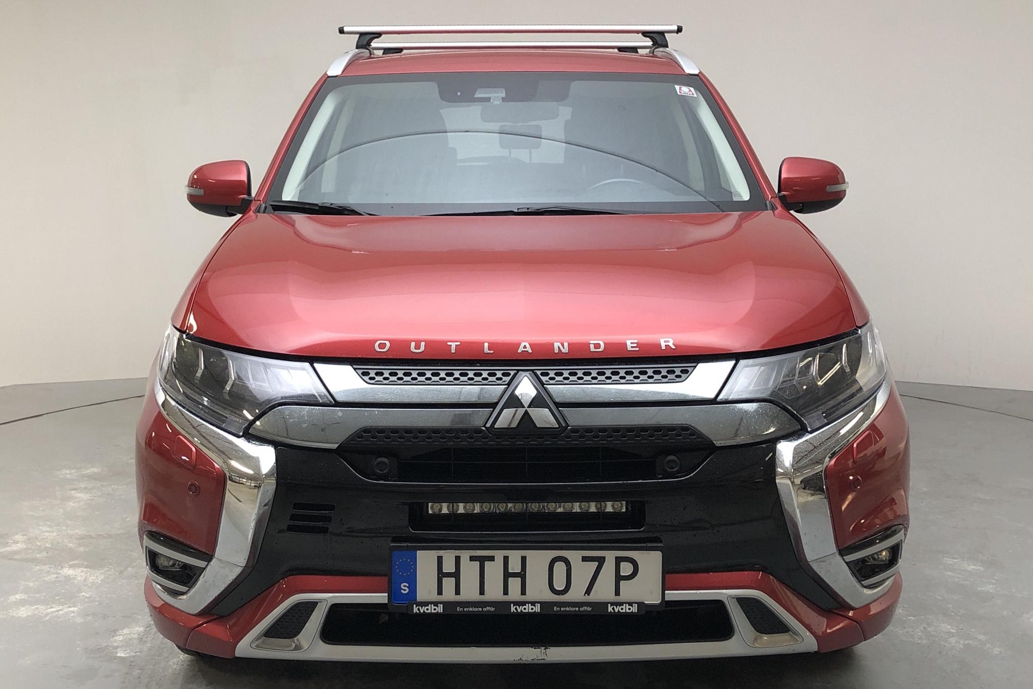 Mitsubishi Outlander 2.4 Plug-in Hybrid 4WD (136hk) - 116 370 km - Automatyczna - czerwony - 2019