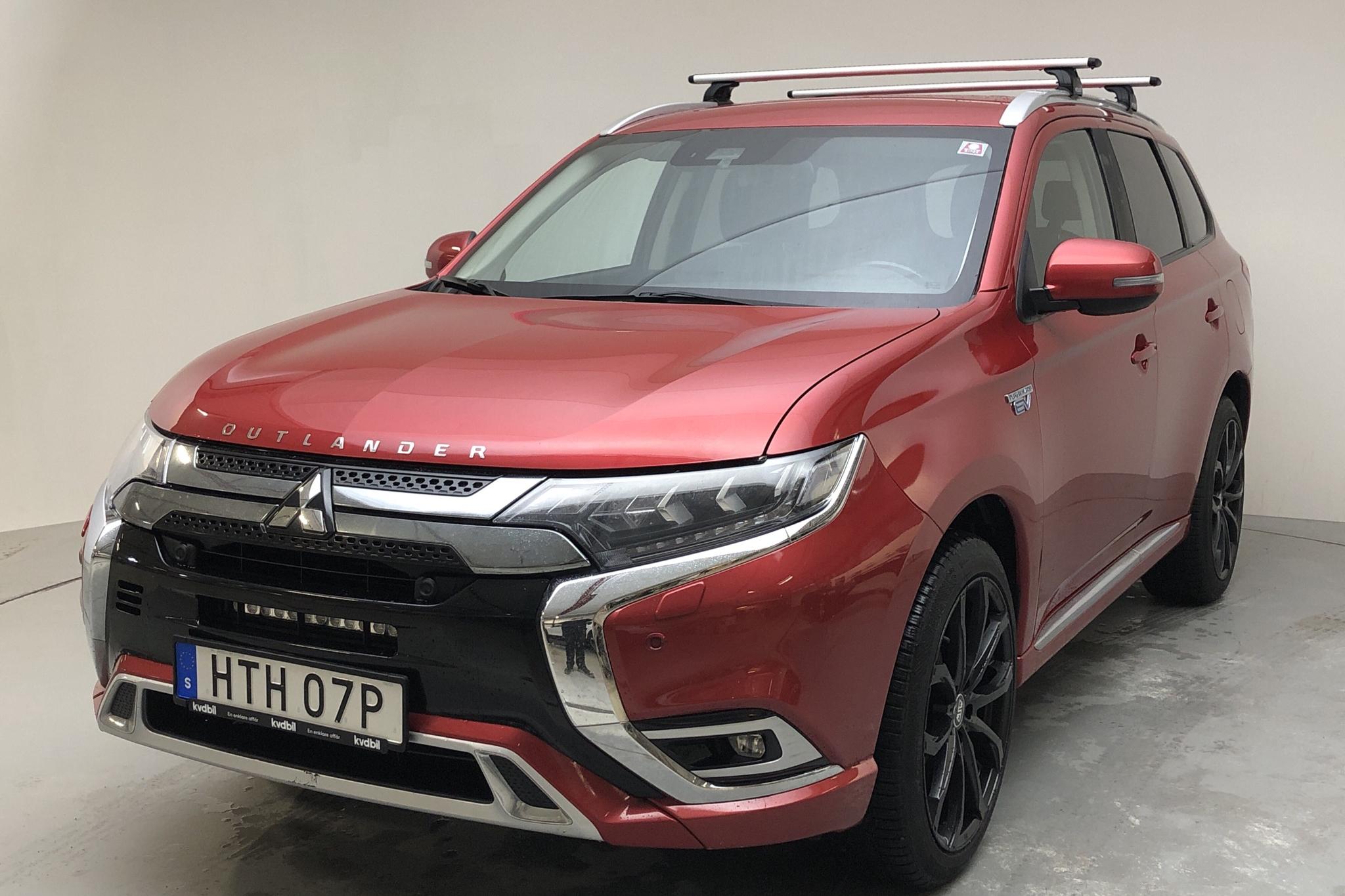 Mitsubishi Outlander 2.4 Plug-in Hybrid 4WD (136hk) - 11 637 mil - Automat - röd - 2019