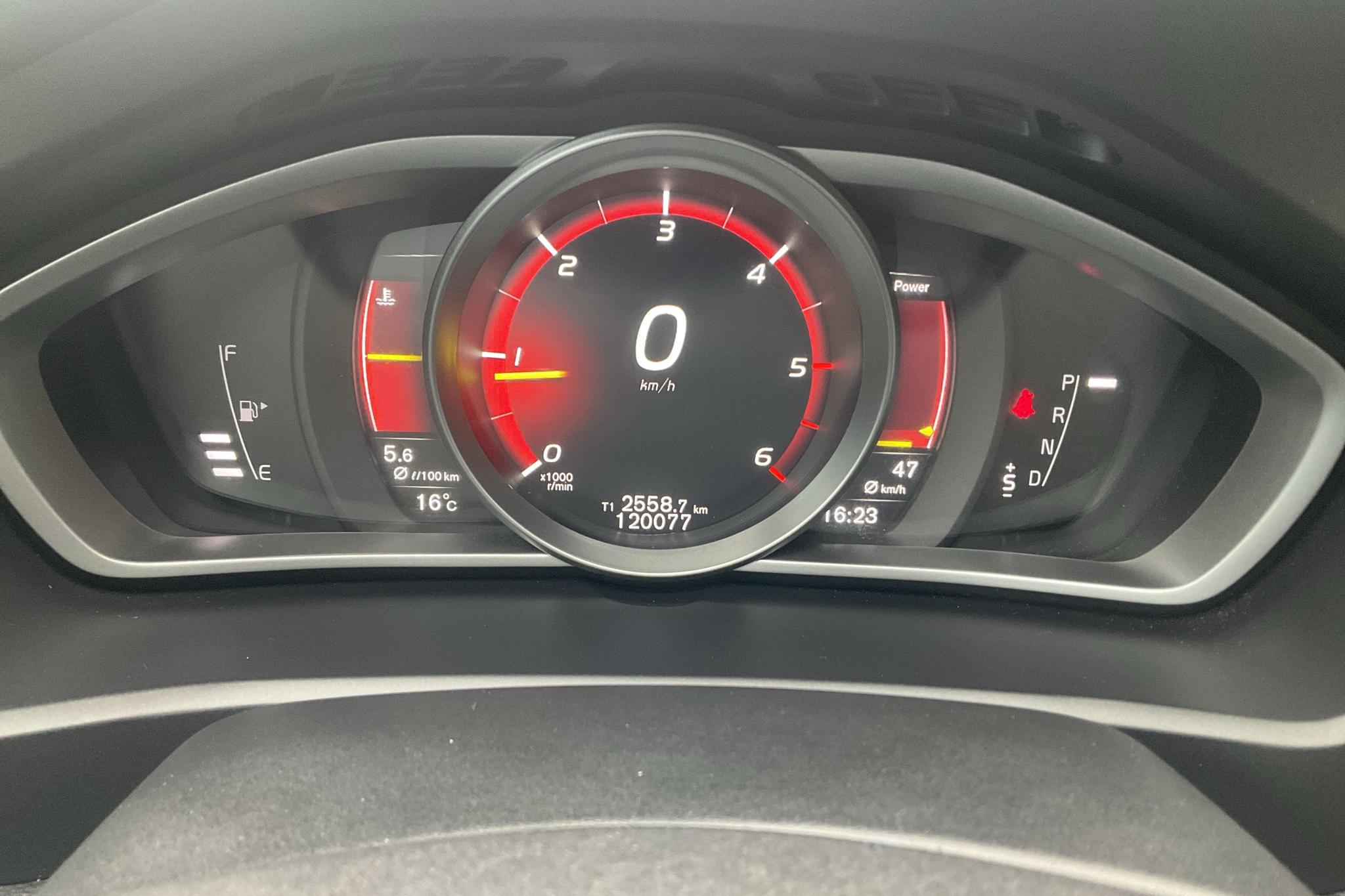 Volvo V40 Cross Country D3 (150hk) - 12 007 mil - Automat - vit - 2017