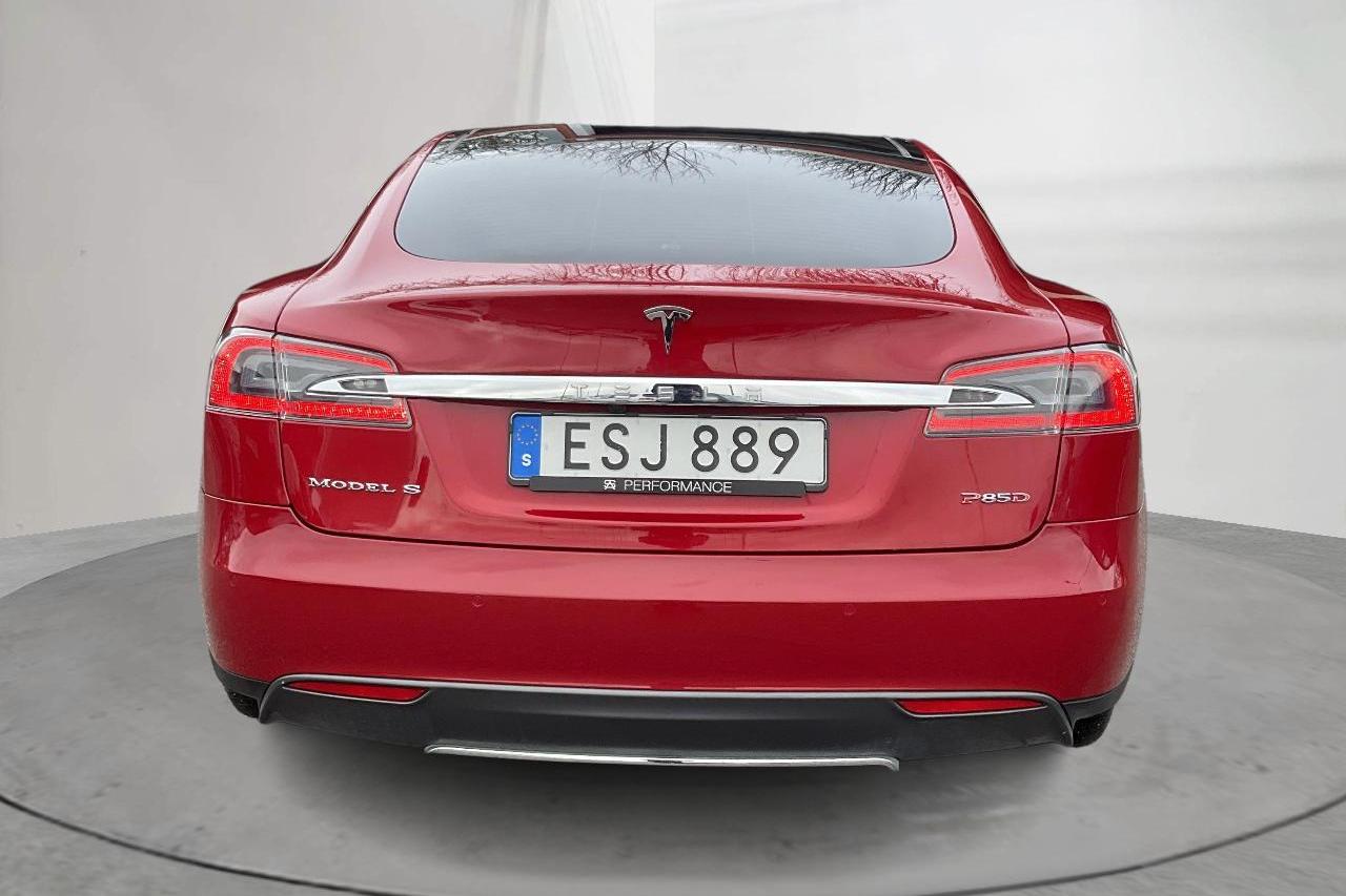 Tesla Model S P85D - 144 240 km - Automaattinen - punainen - 2015