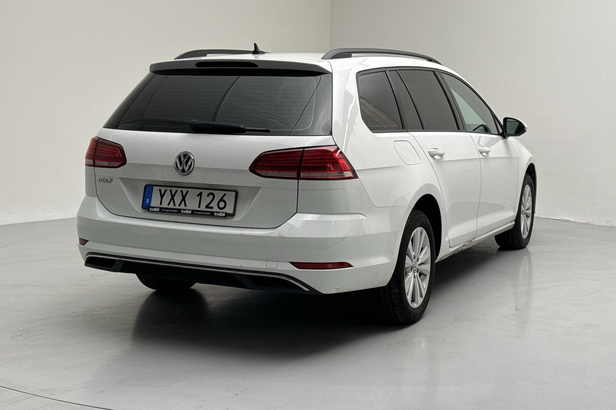 VW Golf VII 1.6 TDI Sportscombi (115hk) - 137 930 km - Automatyczna - biały - 2019