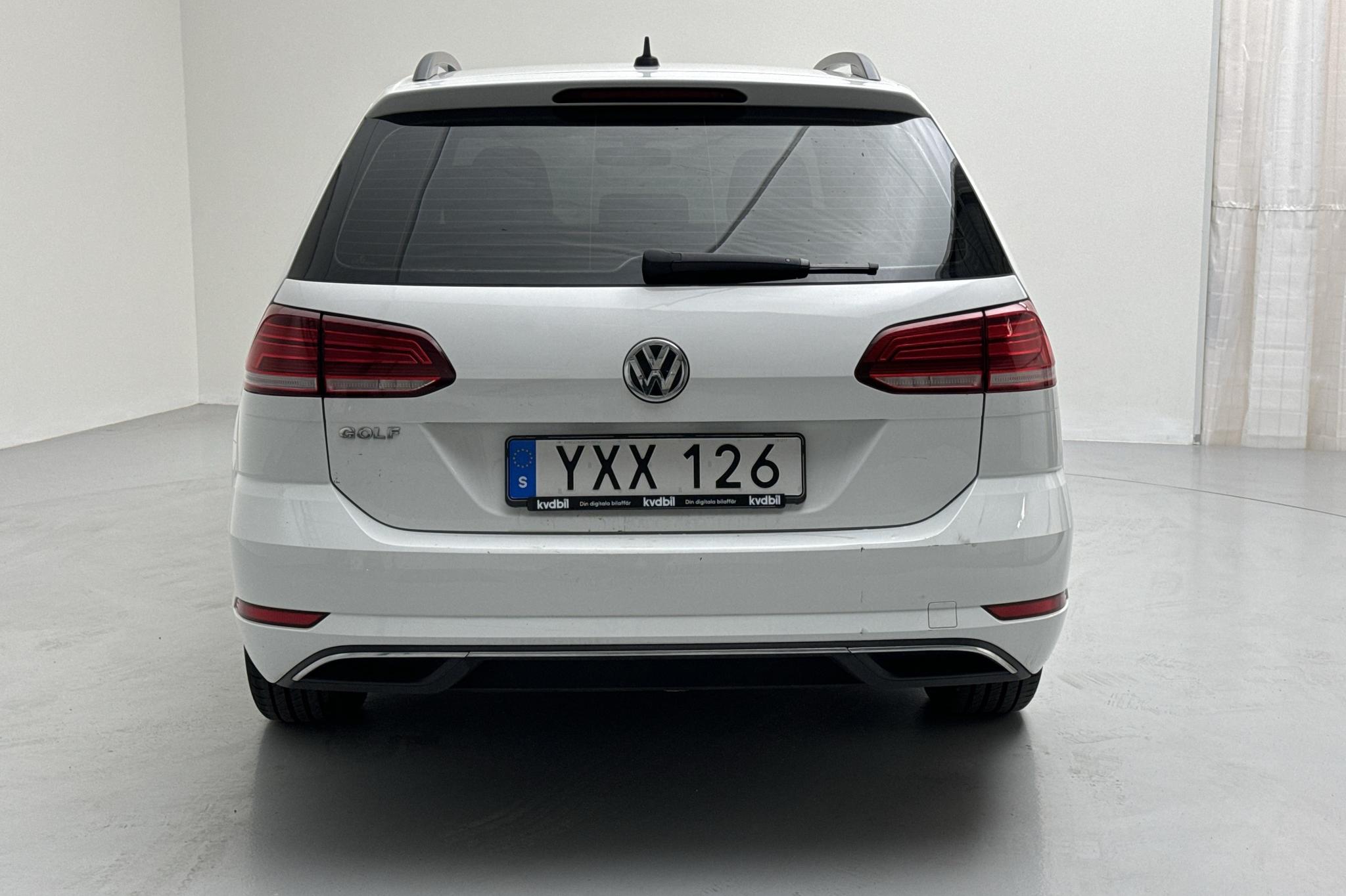 VW Golf VII 1.6 TDI Sportscombi (115hk) - 137 930 km - Automatic - white - 2019