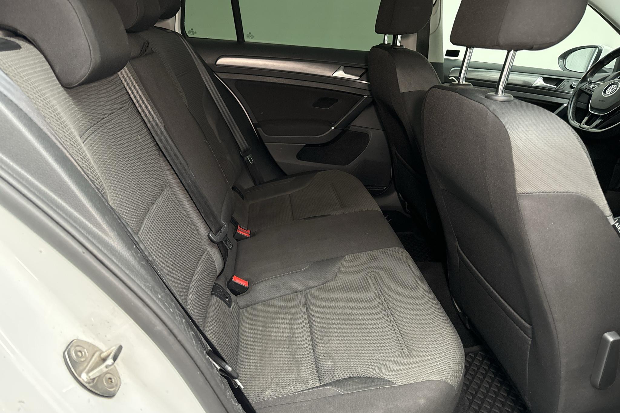 VW Golf VII 1.6 TDI Sportscombi (115hk) - 137 930 km - Automaatne - valge - 2019