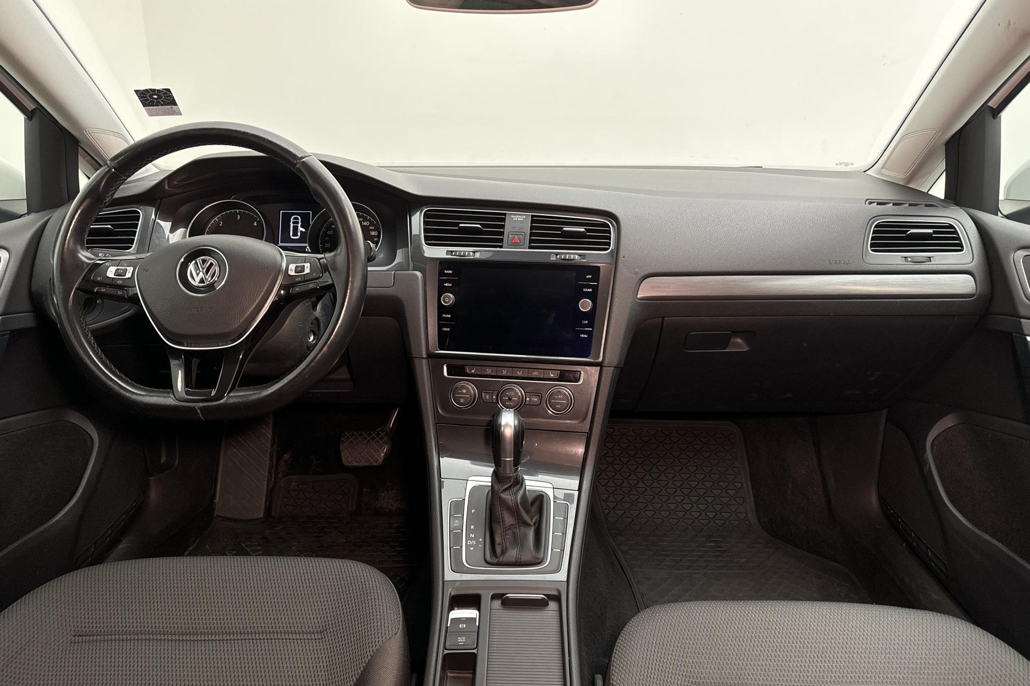 VW Golf VII 1.6 TDI Sportscombi (115hk) - 137 930 km - Automaattinen - valkoinen - 2019