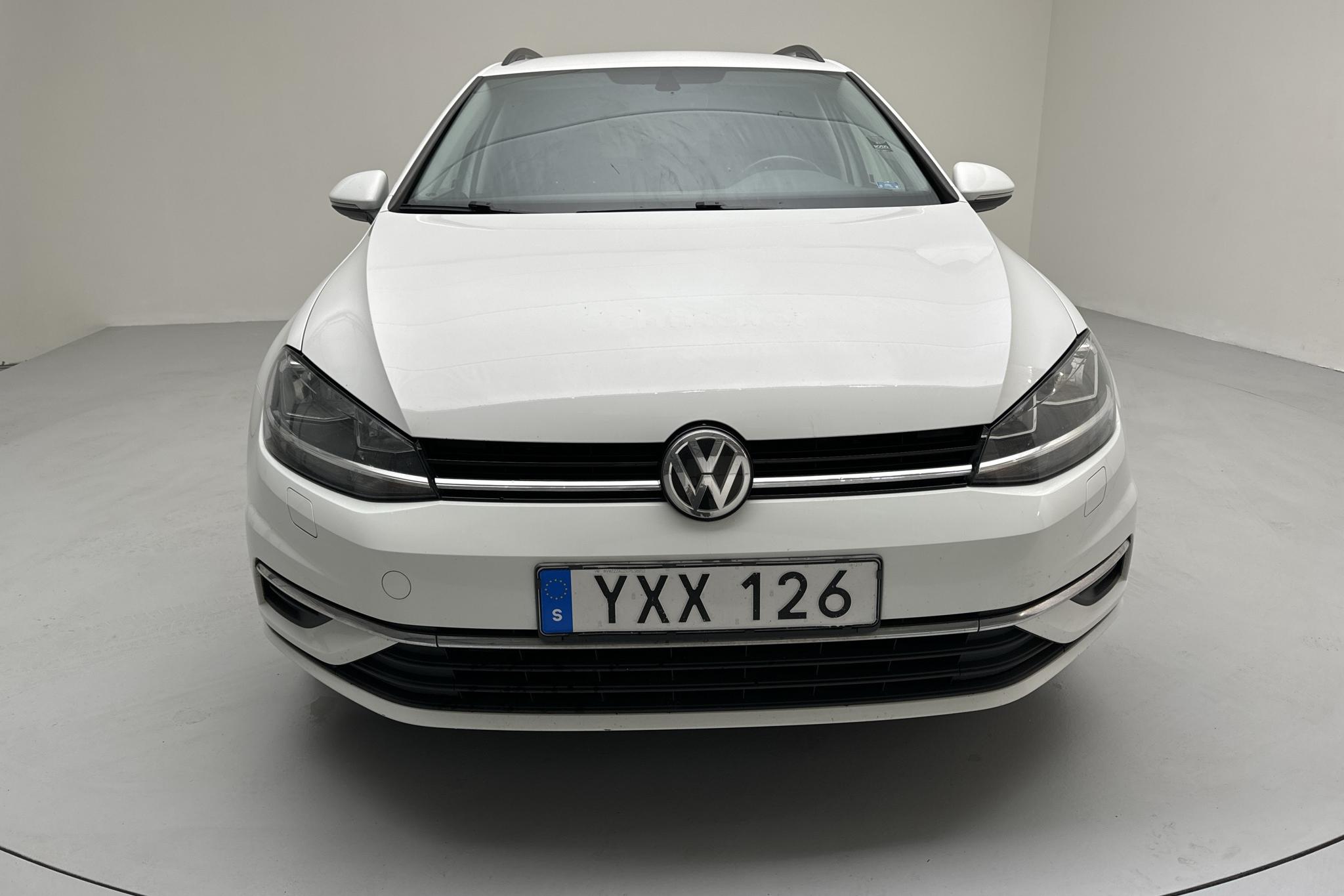 VW Golf VII 1.6 TDI Sportscombi (115hk) - 137 930 km - Automatic - white - 2019