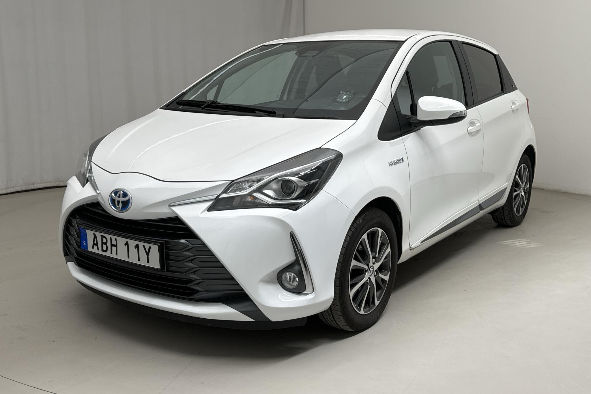 Toyota Yaris 1.5 Hybrid 5dr (101hk) - 6 894 mil - Automat - vit - 2020