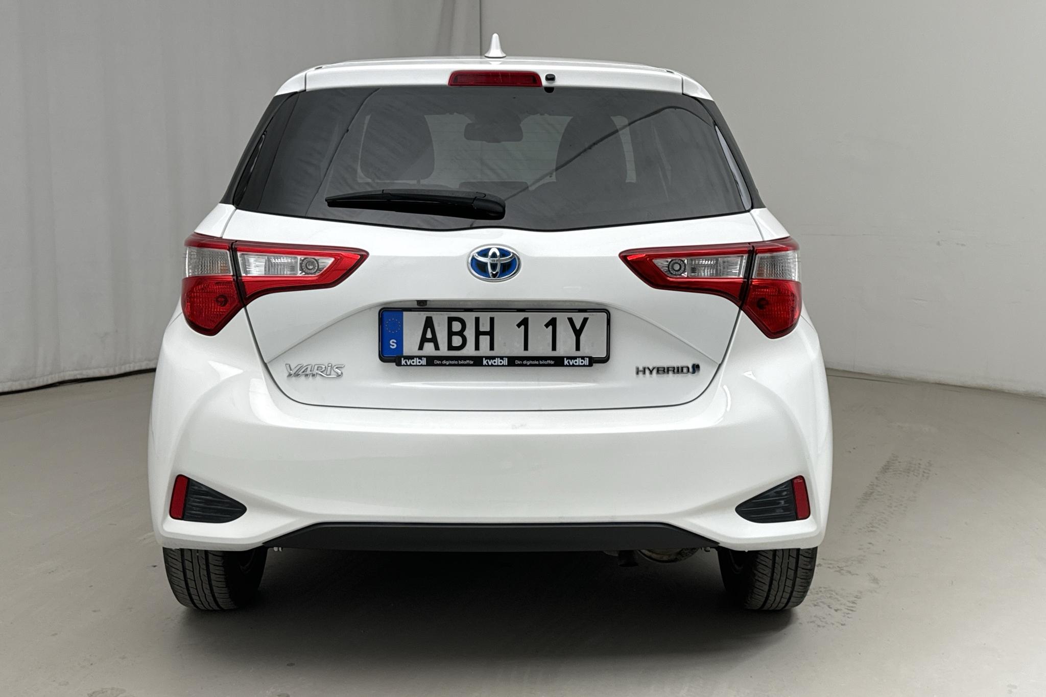 Toyota Yaris 1.5 Hybrid 5dr (101hk) - 68 940 km - Automatyczna - biały - 2020