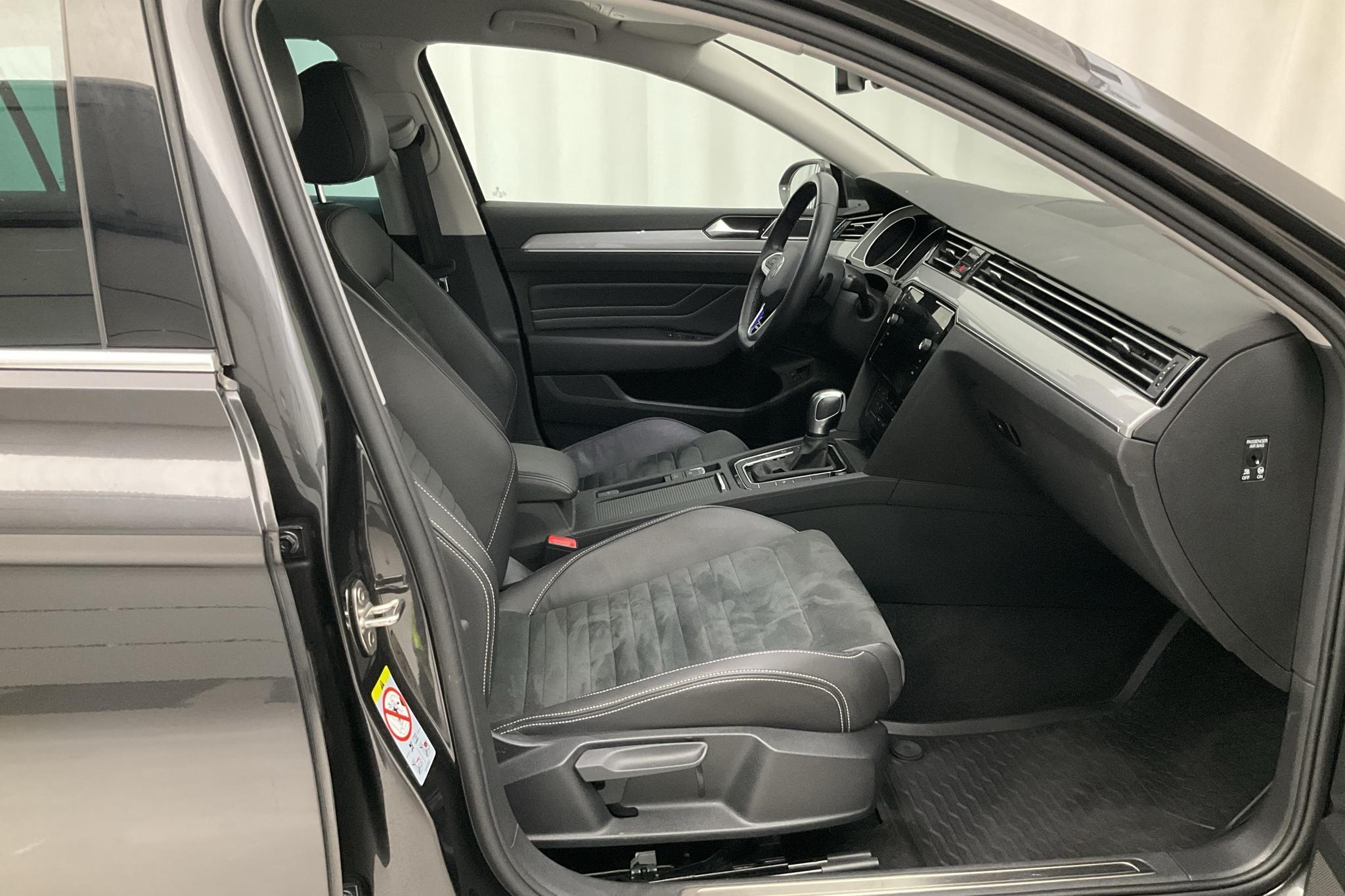 VW Passat 1.4 GTE Sportscombi (218hk) - 6 653 mil - Automat - Dark Grey - 2021