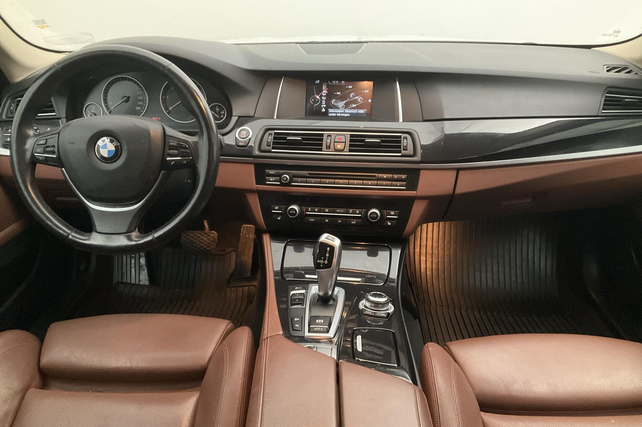 BMW 520d xDrive Touring, F11 (190hk) - 12 302 mil - Automat - vit - 2017