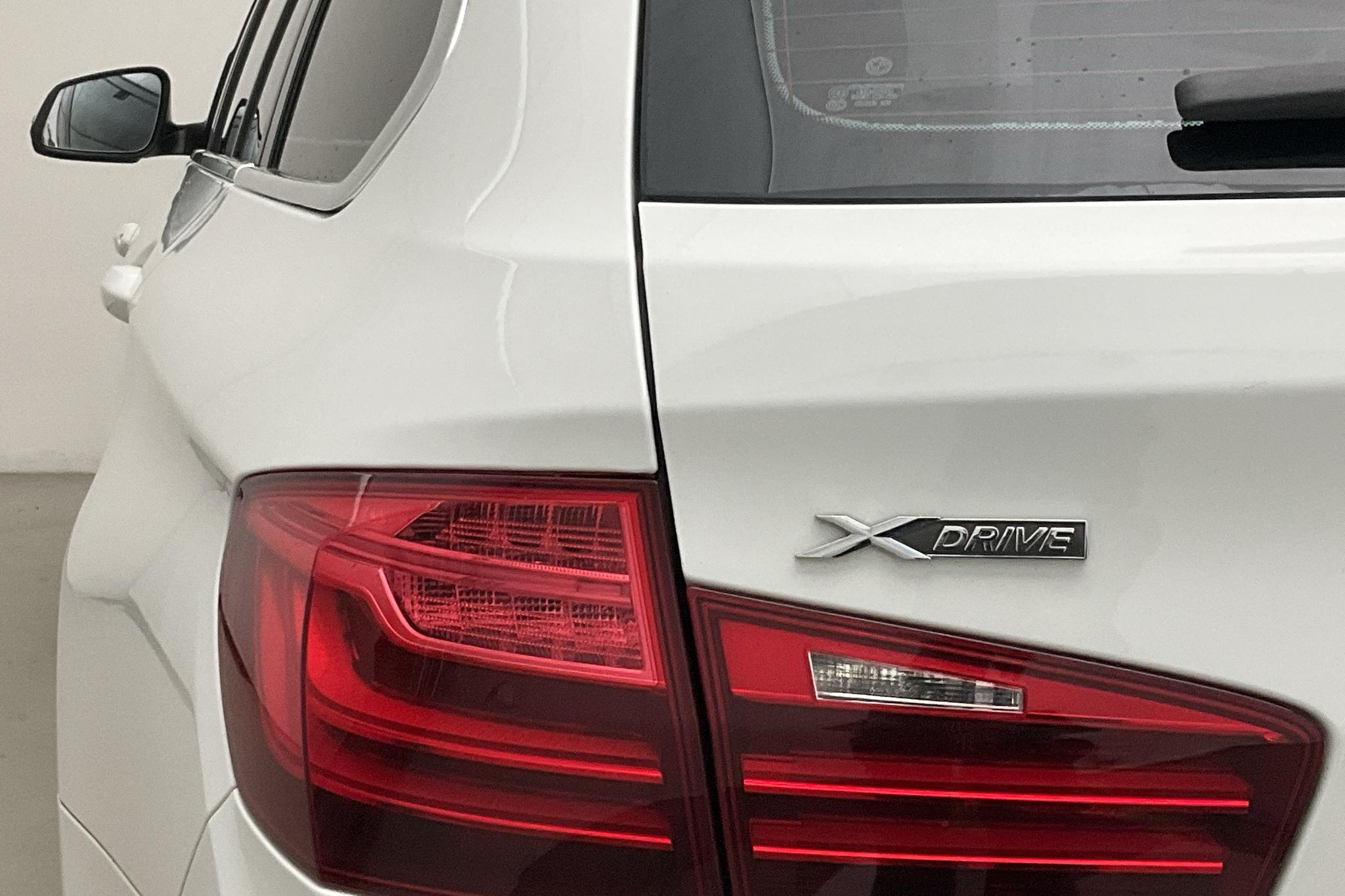 BMW 520d xDrive Touring, F11 (190hk) - 123 020 km - Automatyczna - biały - 2017