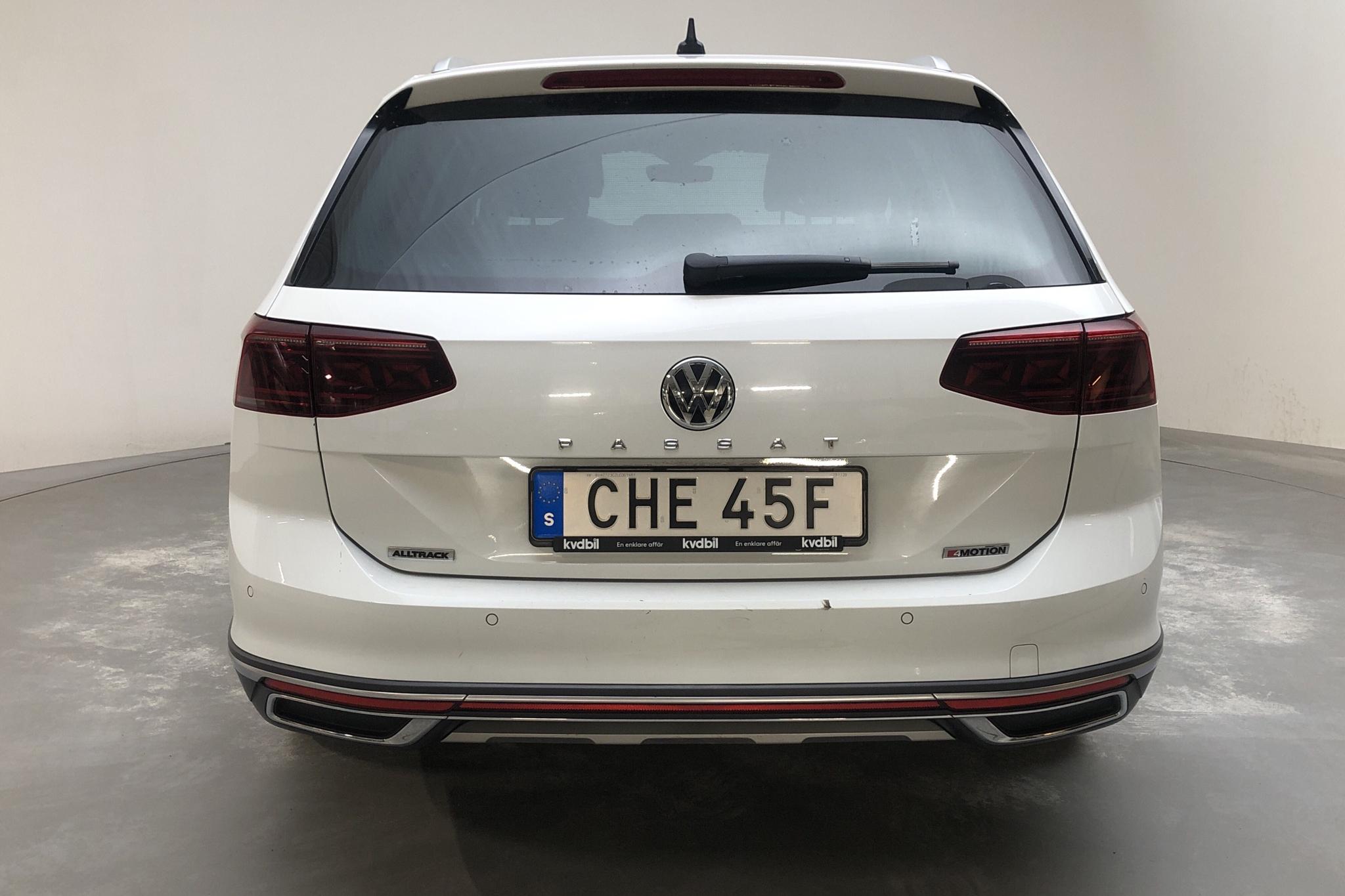 VW Passat 2.0 TDI Sportscombi 4MOTION (190hk) - 17 767 mil - Automat - vit - 2020