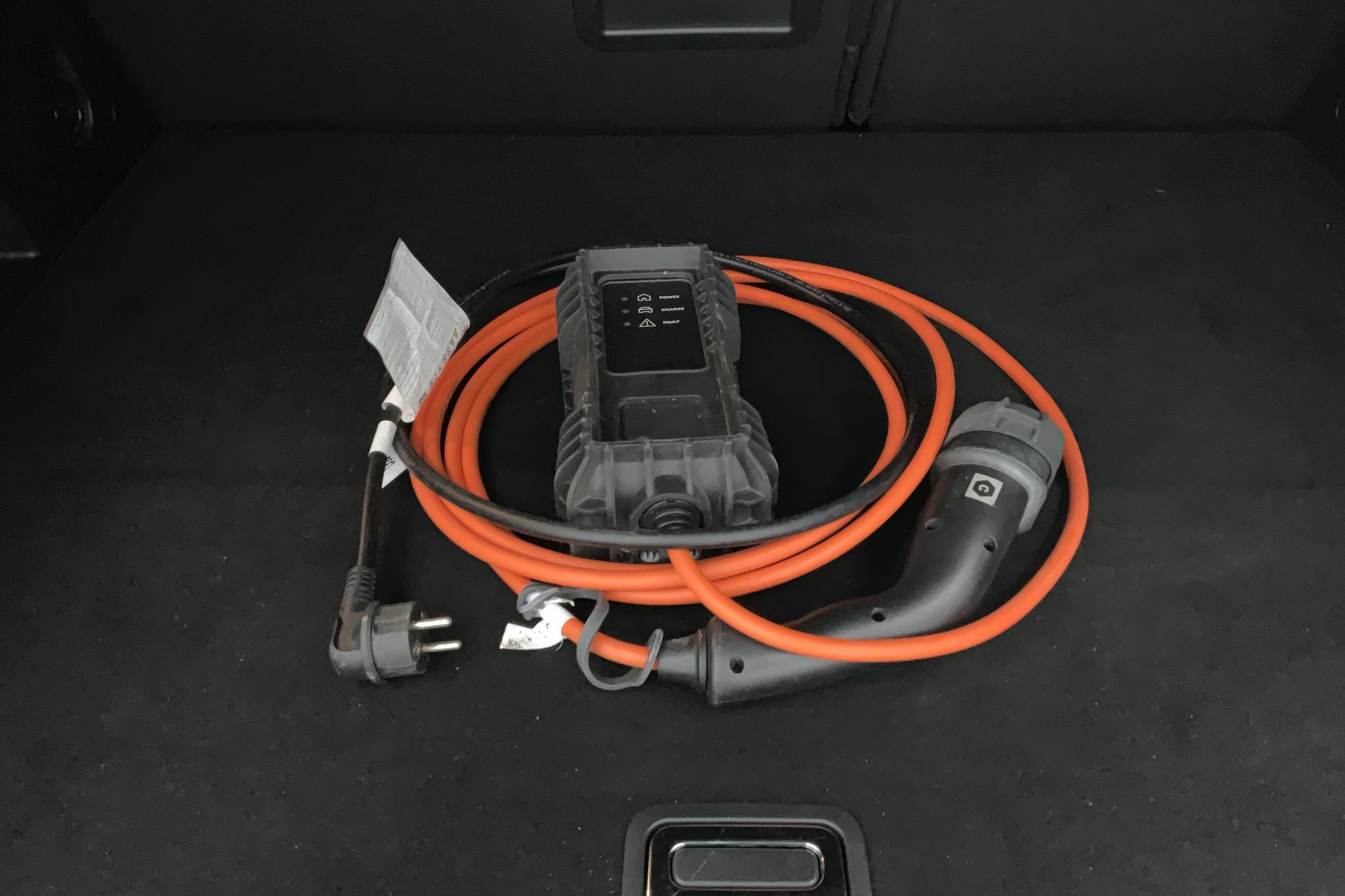 Peugeot 3008 1.6 Plug-in Hybrid 4 (300hk) - 5 935 mil - Automat - grå - 2020