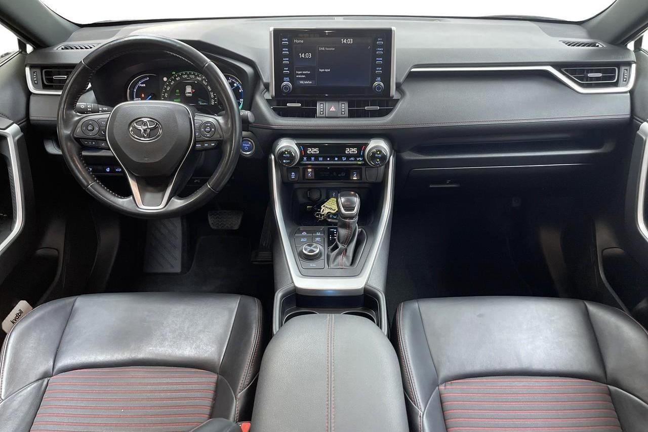 Toyota RAV4 2.5 Plug-in Hybrid AWD (306hk) - 8 067 mil - Automat - vit - 2021