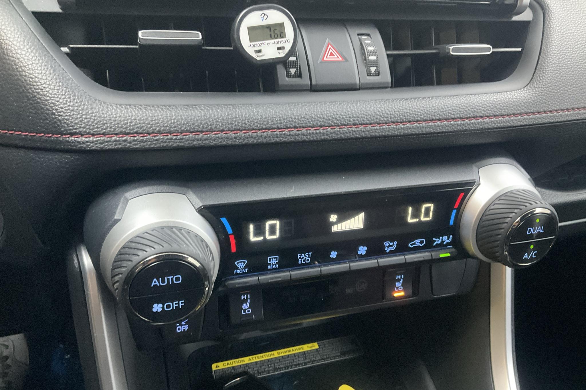Toyota RAV4 2.5 Plug-in Hybrid AWD (306hk) - 8 067 mil - Automat - vit - 2021