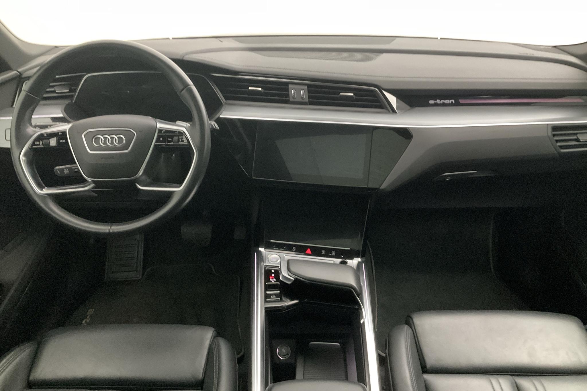 Audi e-tron 55 quattro 95 kWh (360hk) - 4 742 mil - Automat - grå - 2019