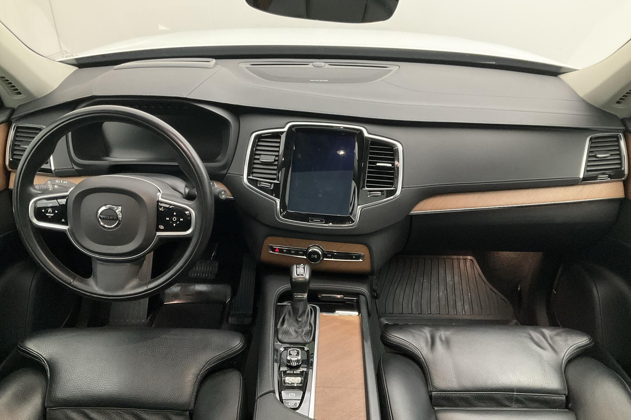 Volvo XC90 D5 AWD (235hk) - 14 092 mil - Automat - vit - 2019
