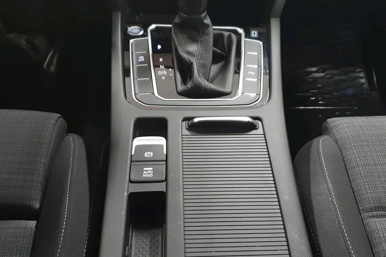 VW Passat 1.5 TSI Sportscombi (150hk) - 11 376 mil - Automat - vit - 2020