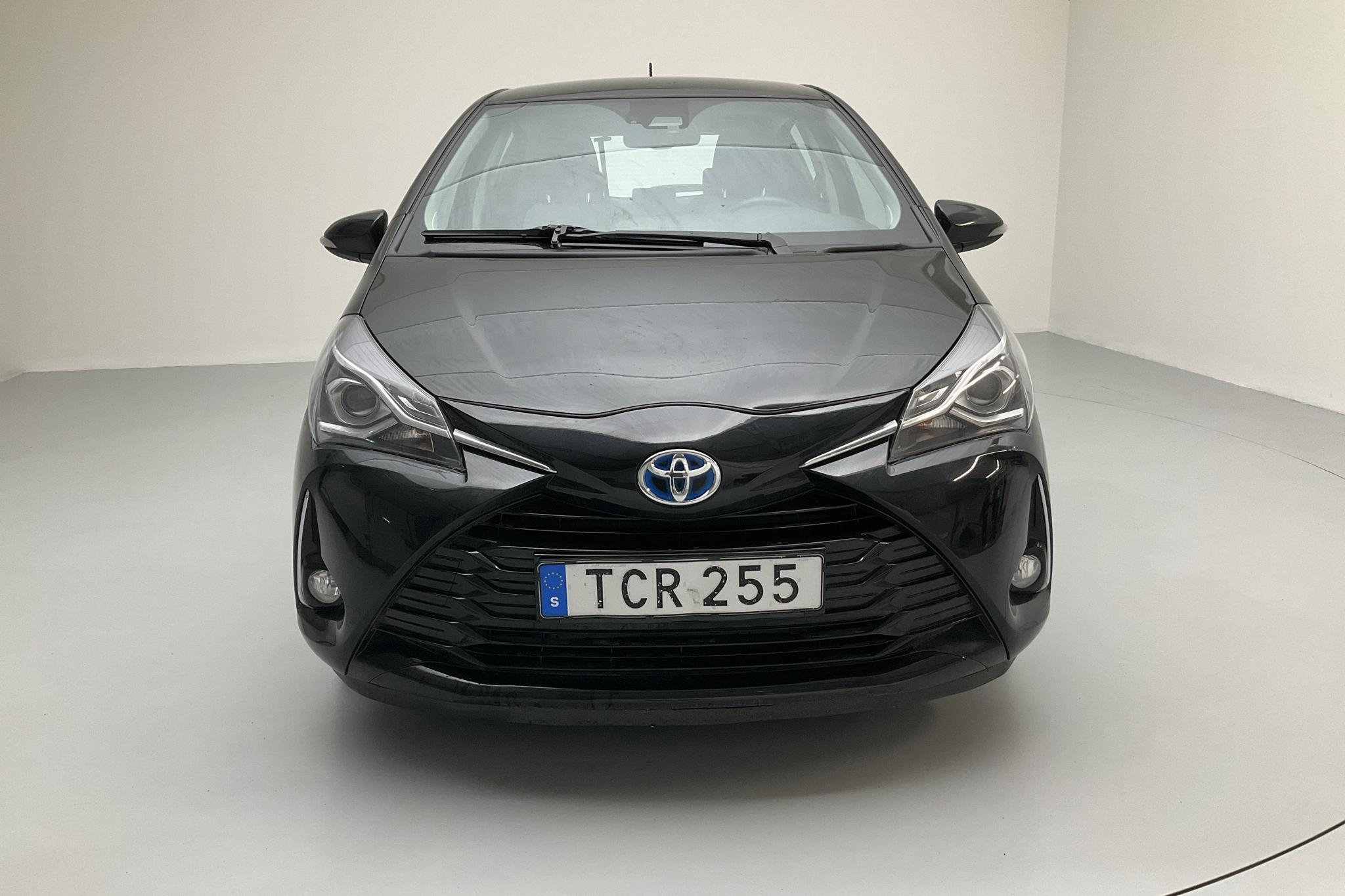 Toyota Yaris 1.5 Hybrid 5dr (101hk) - 10 872 mil - Automat - svart - 2019