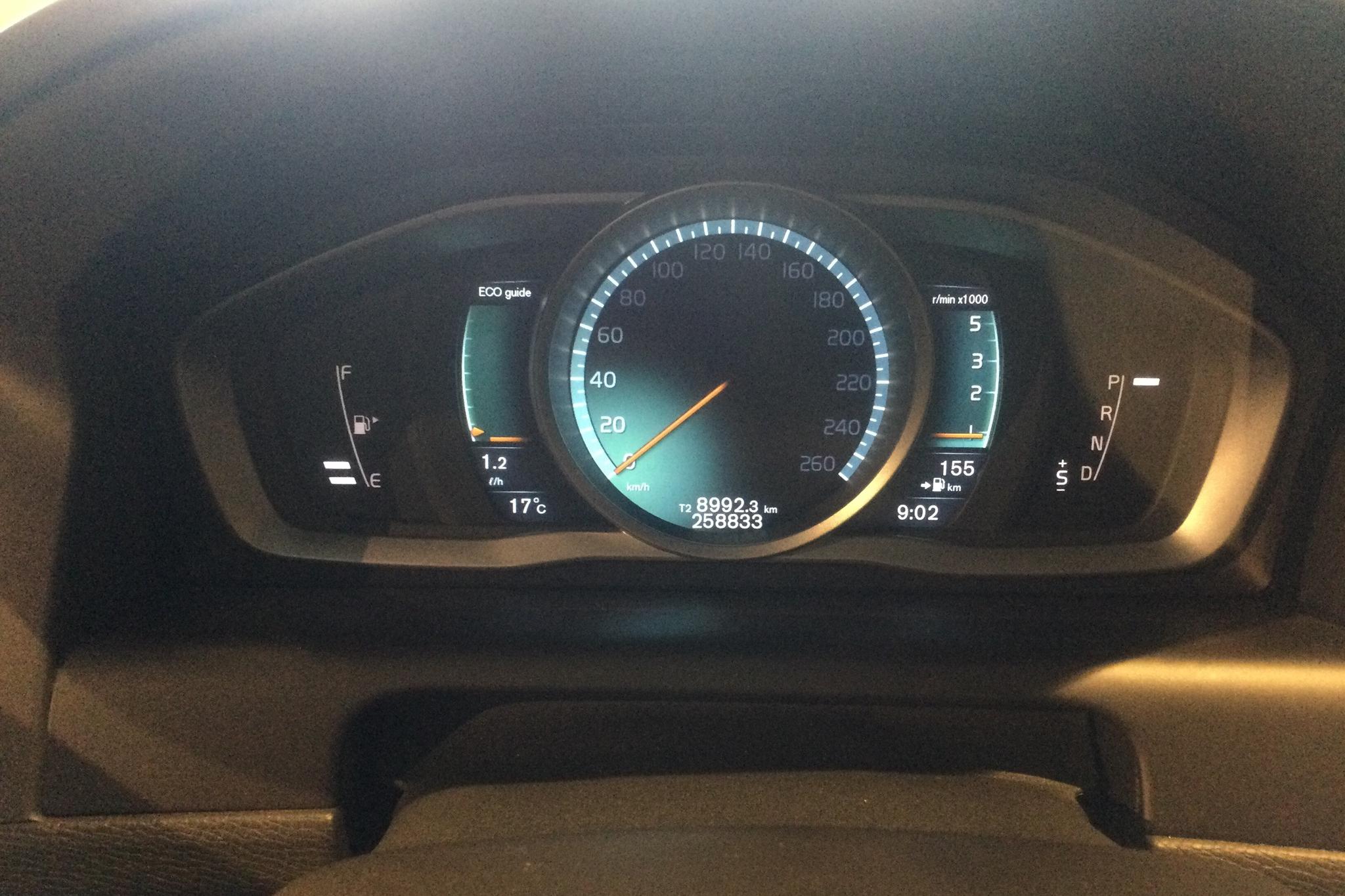 Volvo XC60 D3 2WD (136hk) - 258 830 km - Automaattinen - musta - 2015