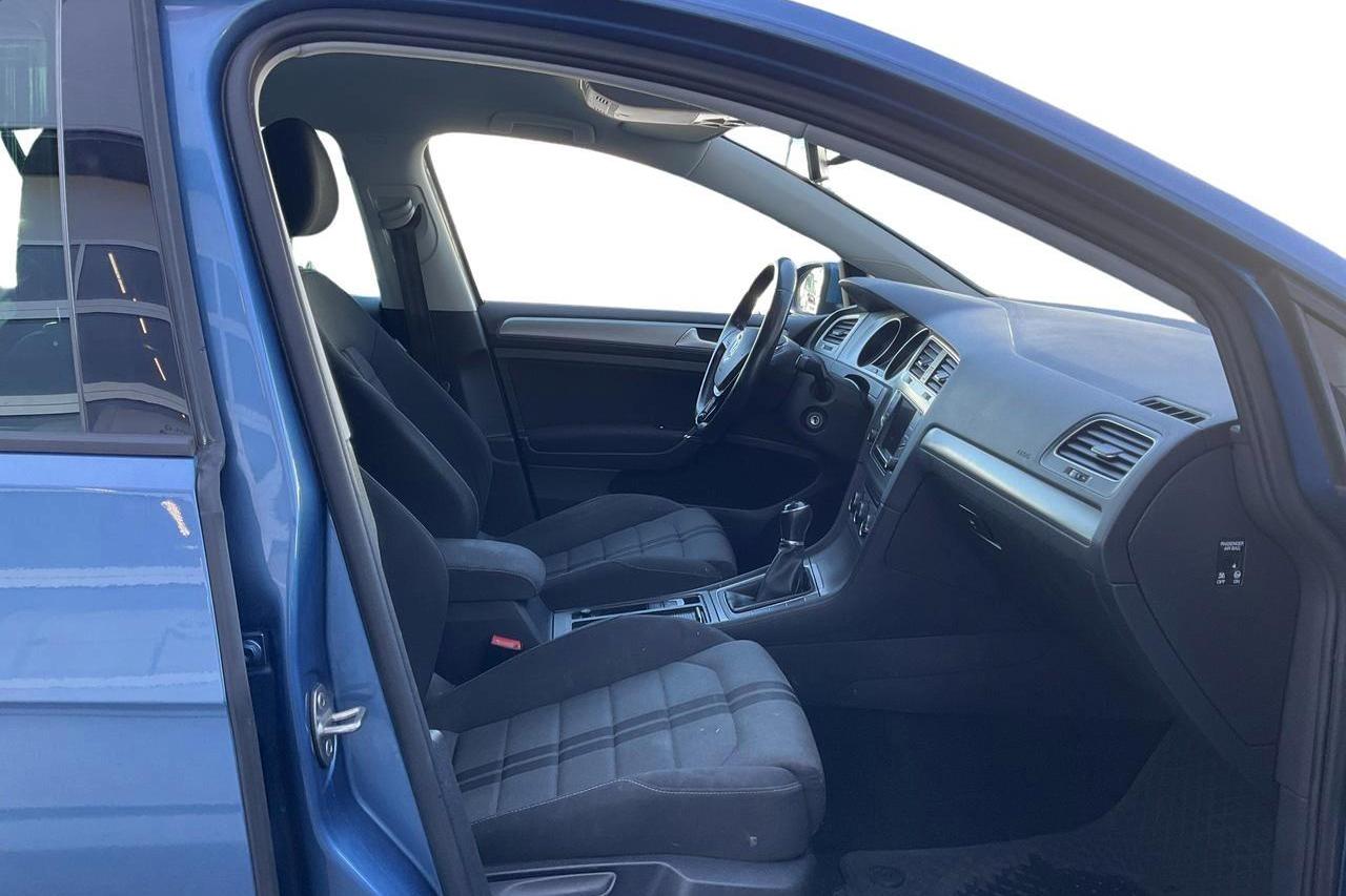 VW Golf VII 1.2 TSI Sportscombi (110hk) - 105 660 km - Manual - blue - 2016