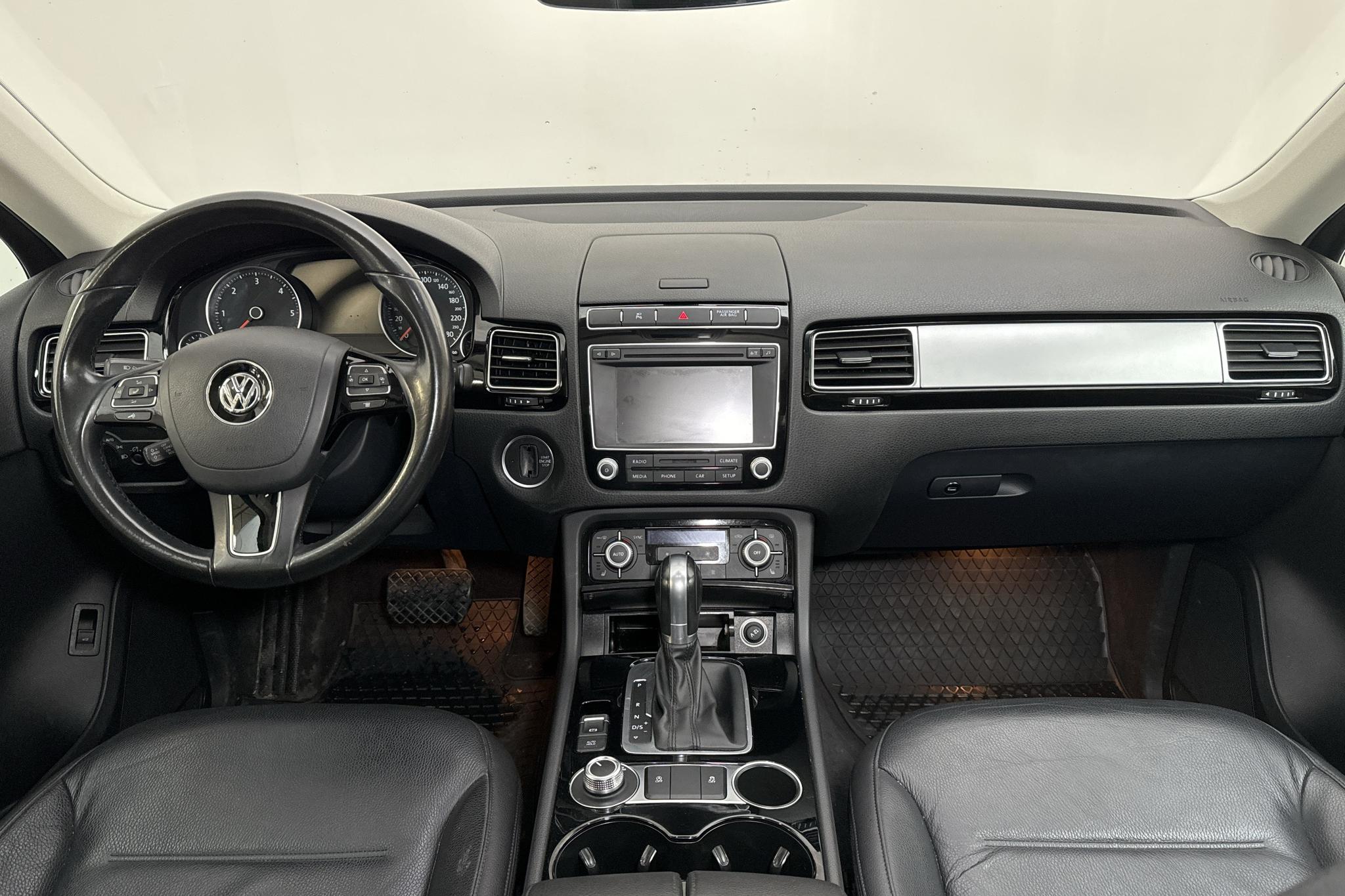 VW Touareg 3.0 TDI BlueMotion Technology (204hk) - 13 634 mil - Automat - vit - 2017