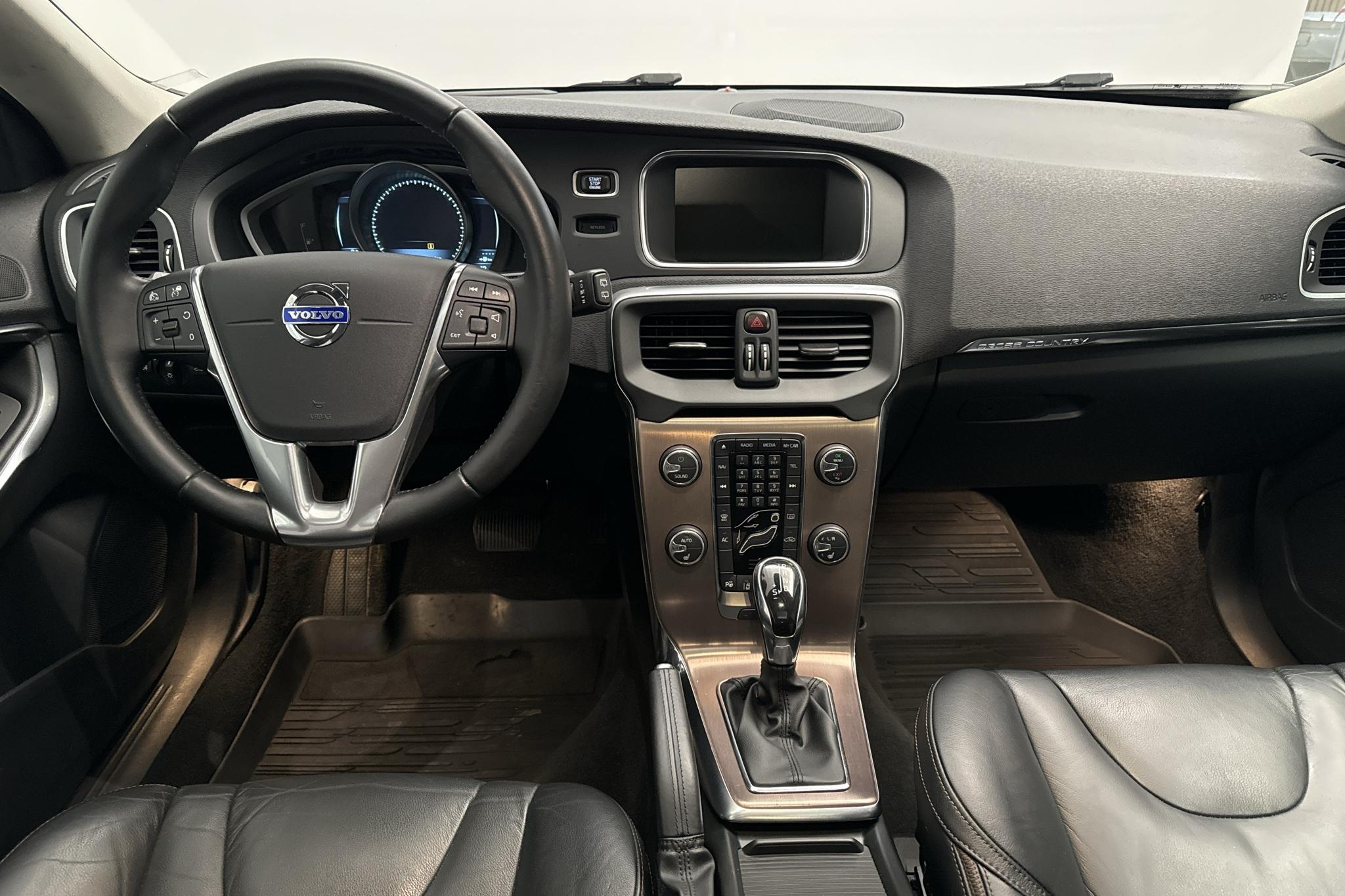 Volvo V40 Cross Country T4 AWD (180hk) - 7 849 mil - Automat - Light Grey - 2014