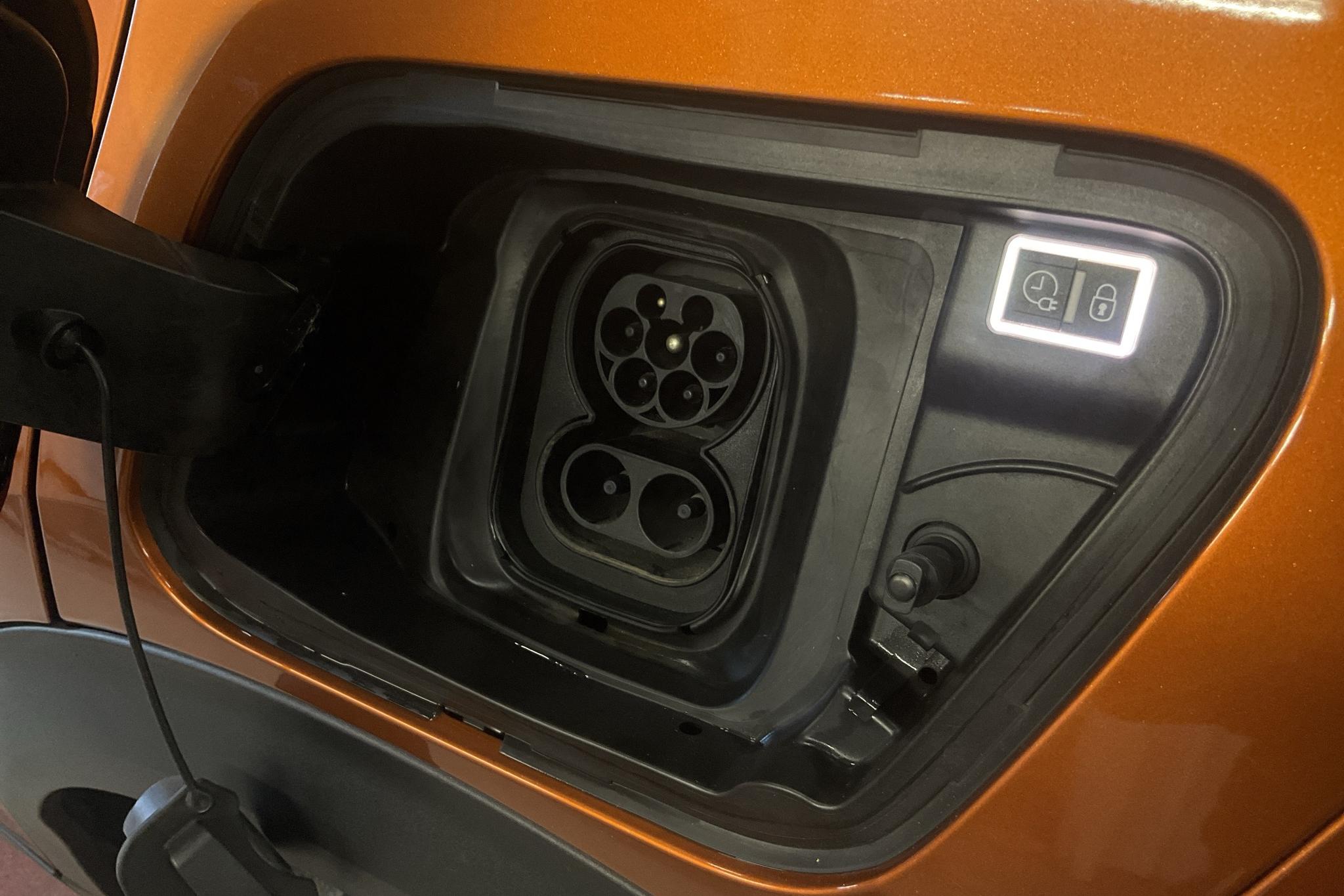 Peugeot e-2008 50 kWh (136hk) - 28 710 km - Automatic - orange - 2022
