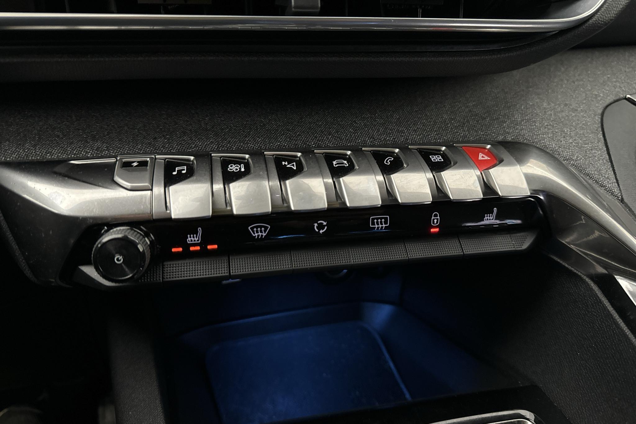 Peugeot 3008 1.6 Plug-in Hybrid 4 (300hk) - 37 360 km - Automatic - black - 2021