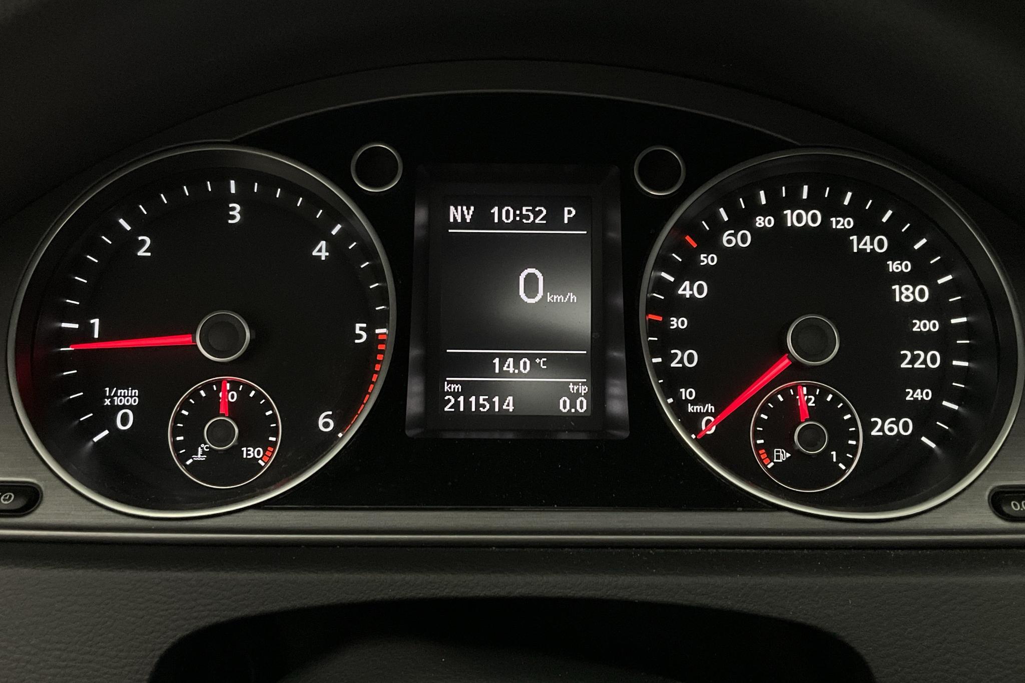 VW Passat 2.0 TDI BlueMotion Technology Variant 4Motion (170hk) - 211 510 km - Automatic - red - 2013