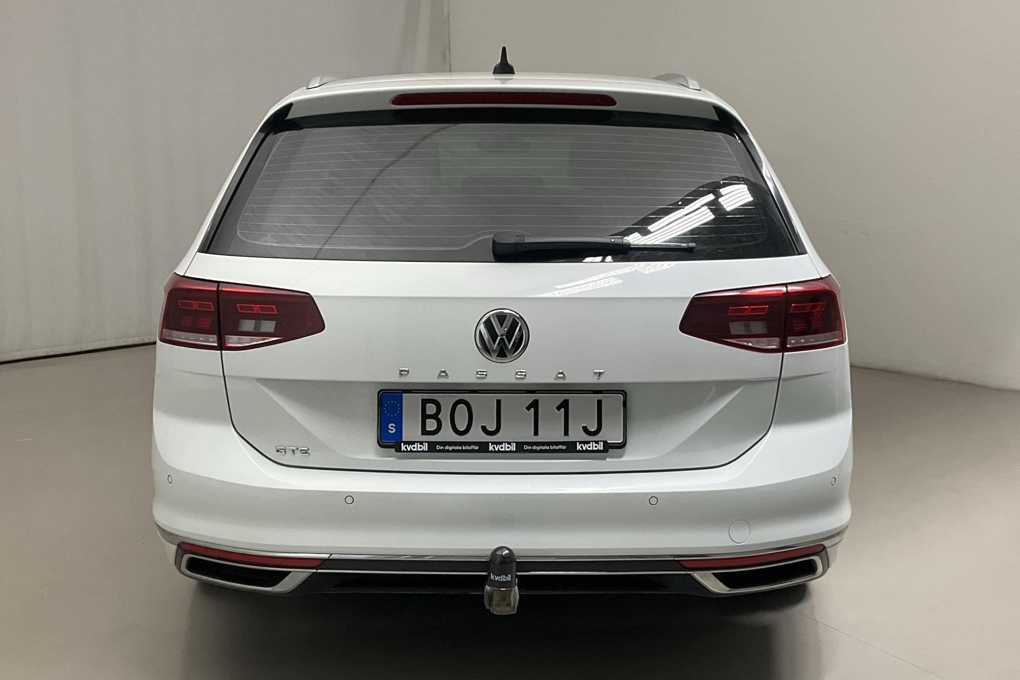 VW Passat 1.4 GTE Sportscombi (218hk) - 9 152 mil - Automat - vit - 2020